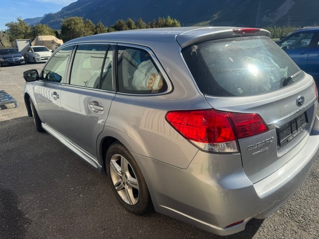 SUBARU Legacy 2.0i Swiss AWD Lineartronic-image-9