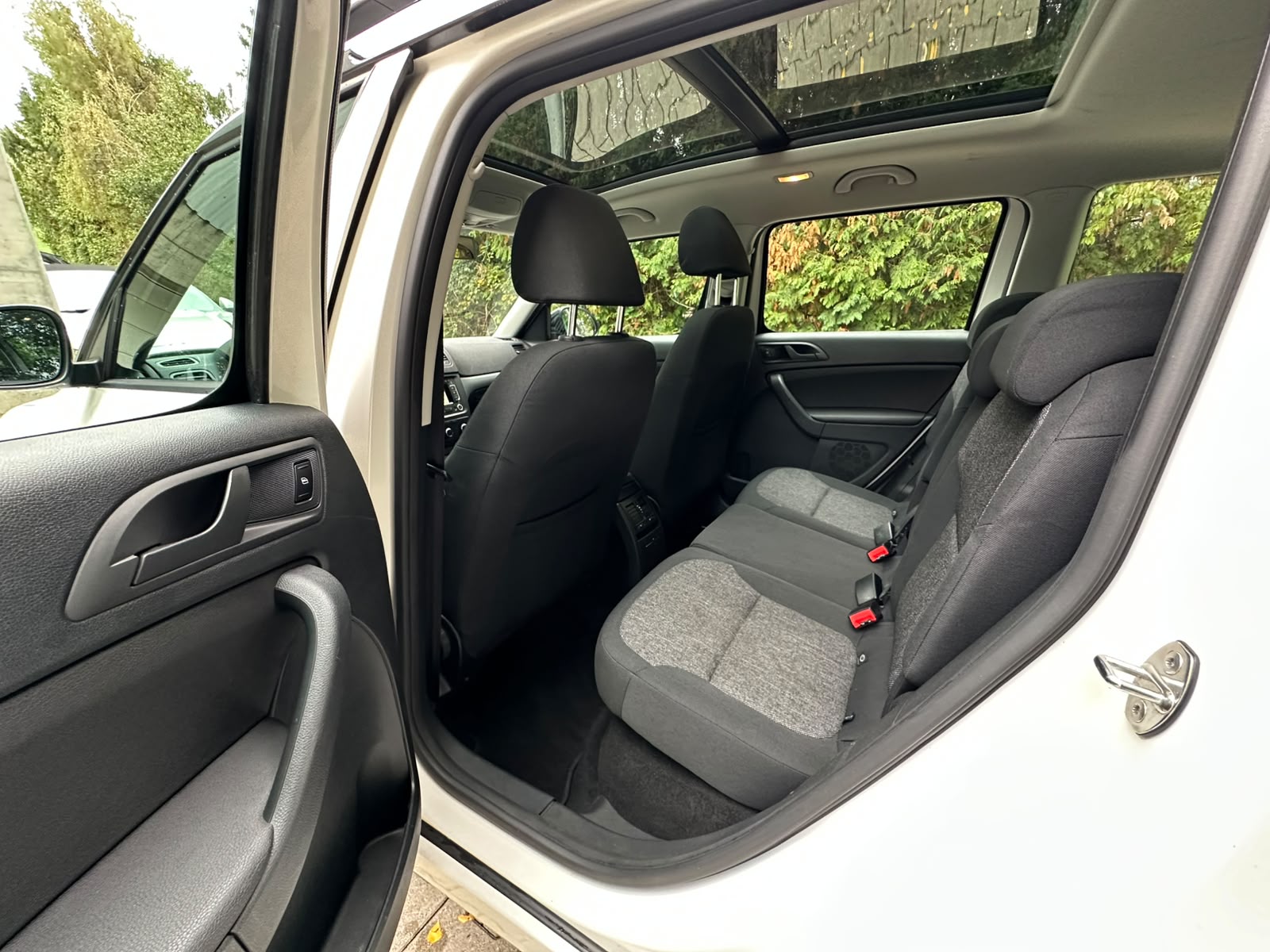 SKODA Yeti 1.2 TSI Active 4x2-image-11