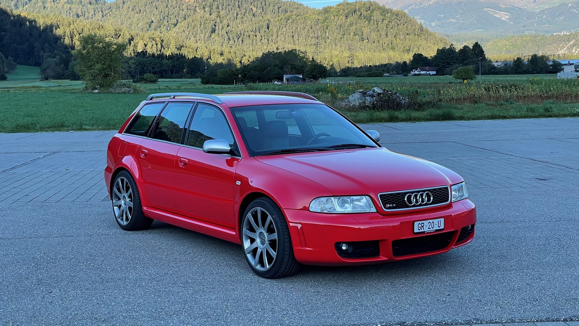 AUDI RS4 Avant quattro-image-2