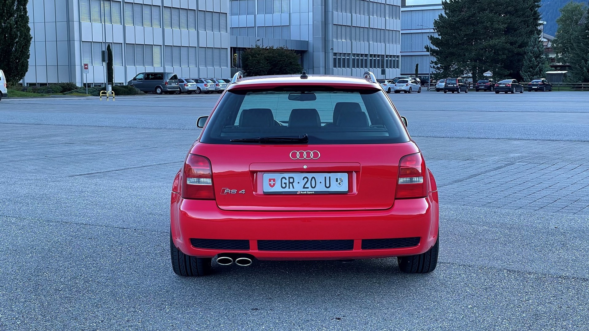 AUDI RS4 Avant quattro-image-5