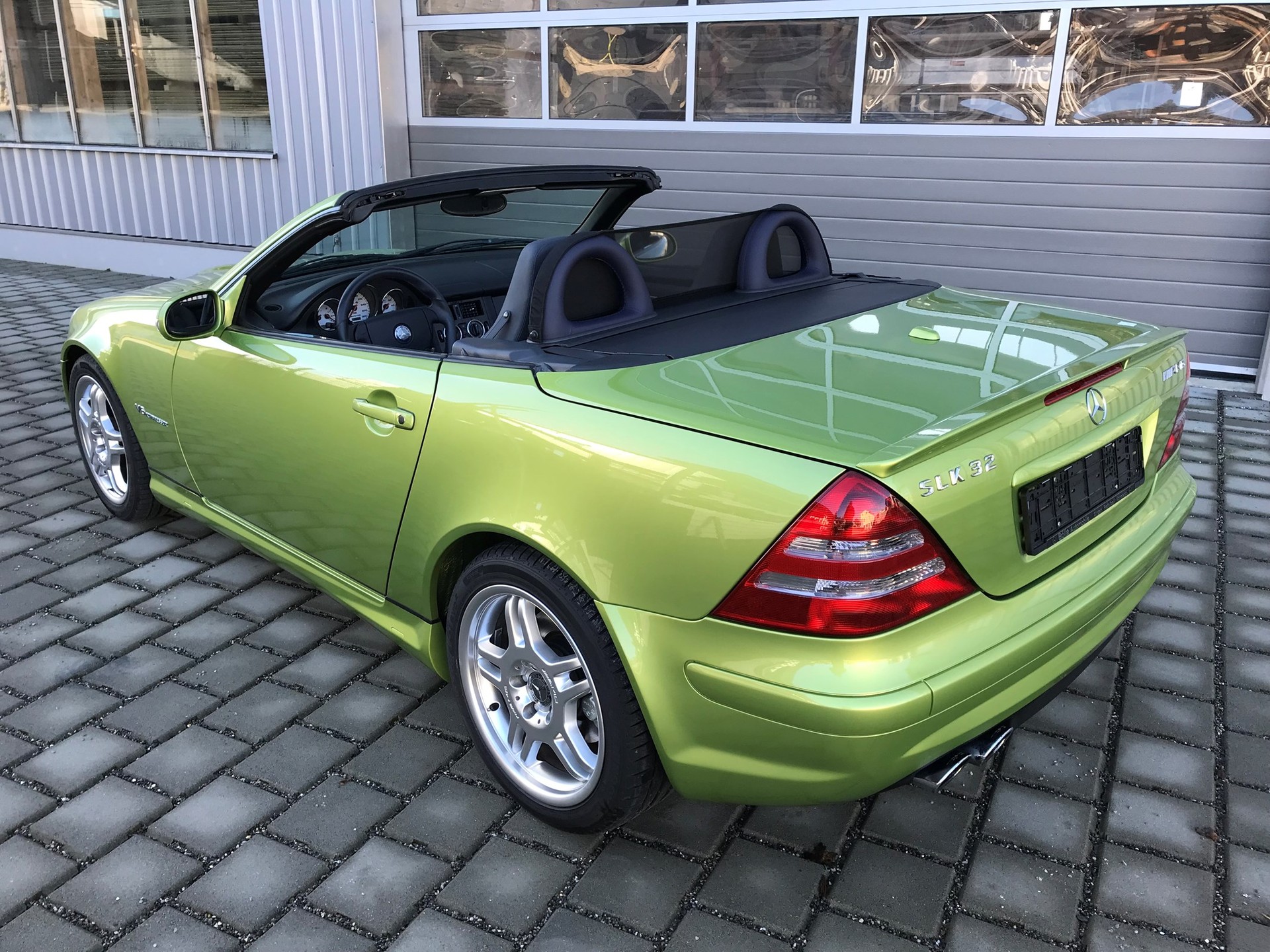 MERCEDES-BENZ SLK 32 AMG Automatic-image-4