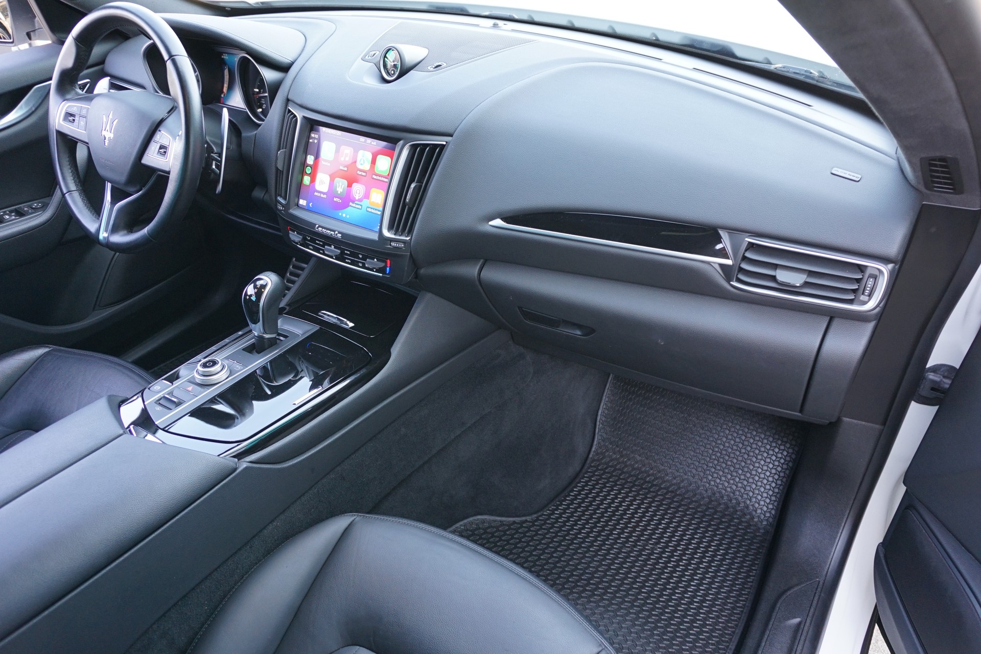 MASERATI Levante D 3.0 V6 275 PS 4WD mit erst 25`000km !!-image-16
