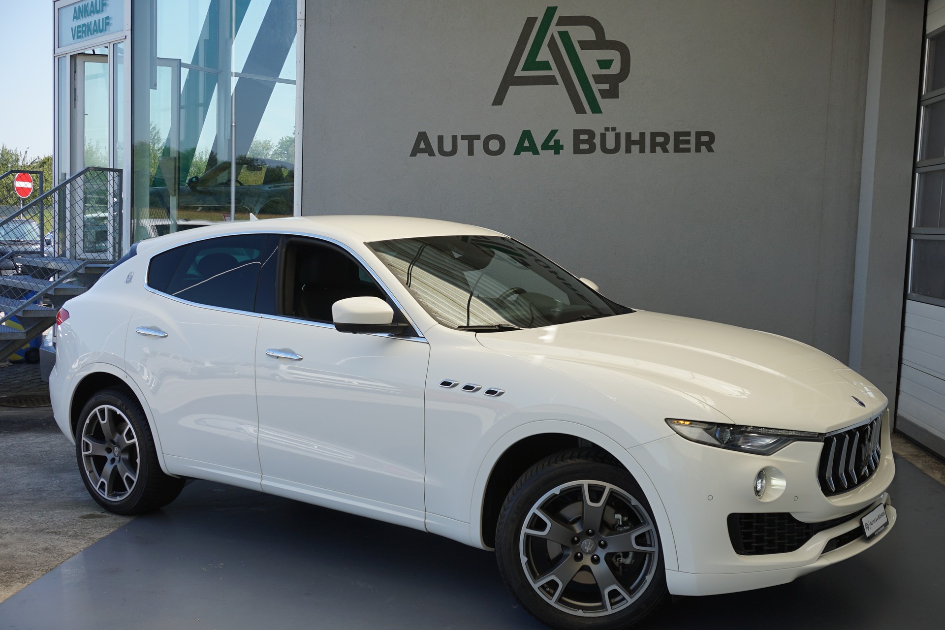 MASERATI Levante D 3.0 V6 275 PS 4WD mit erst 25`000km !!-image-1