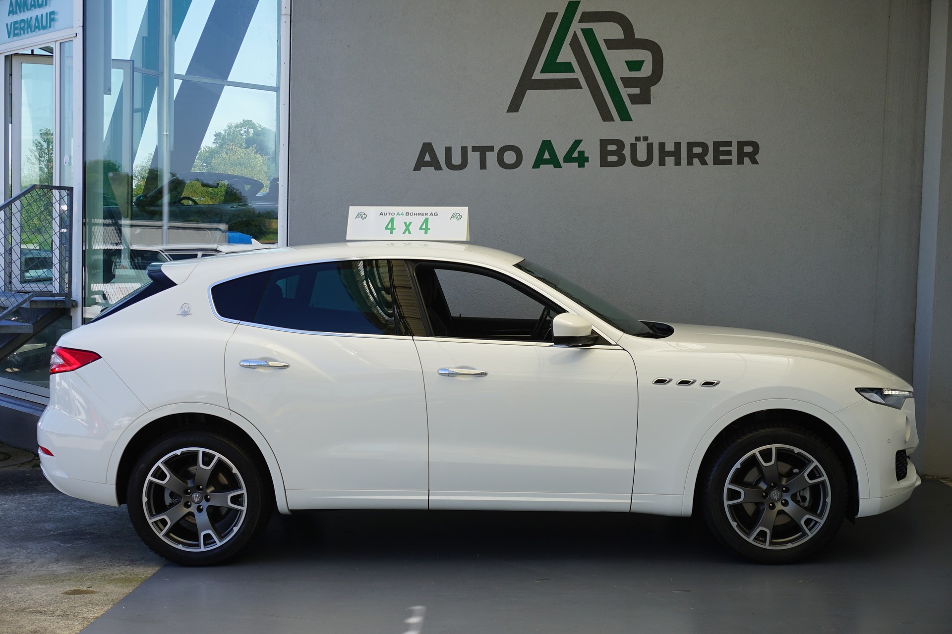 MASERATI Levante D 3.0 V6 275 PS 4WD mit erst 25`000km !!-image-4