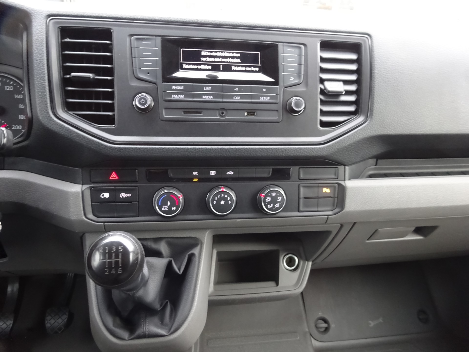VW Crafter 35 2.0 TDI L4-image-4