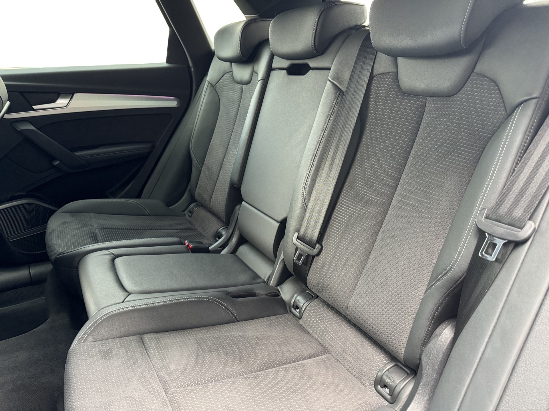 AUDI Q5 40 TDI quattro S-tronic-image-9
