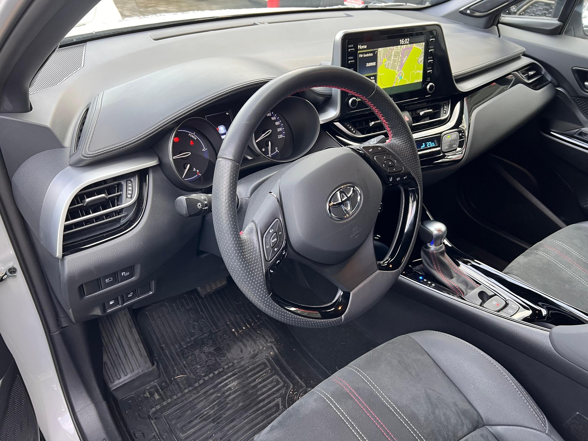 TOYOTA C-HR 2.0 VVTi HSD GR Sport-image-7