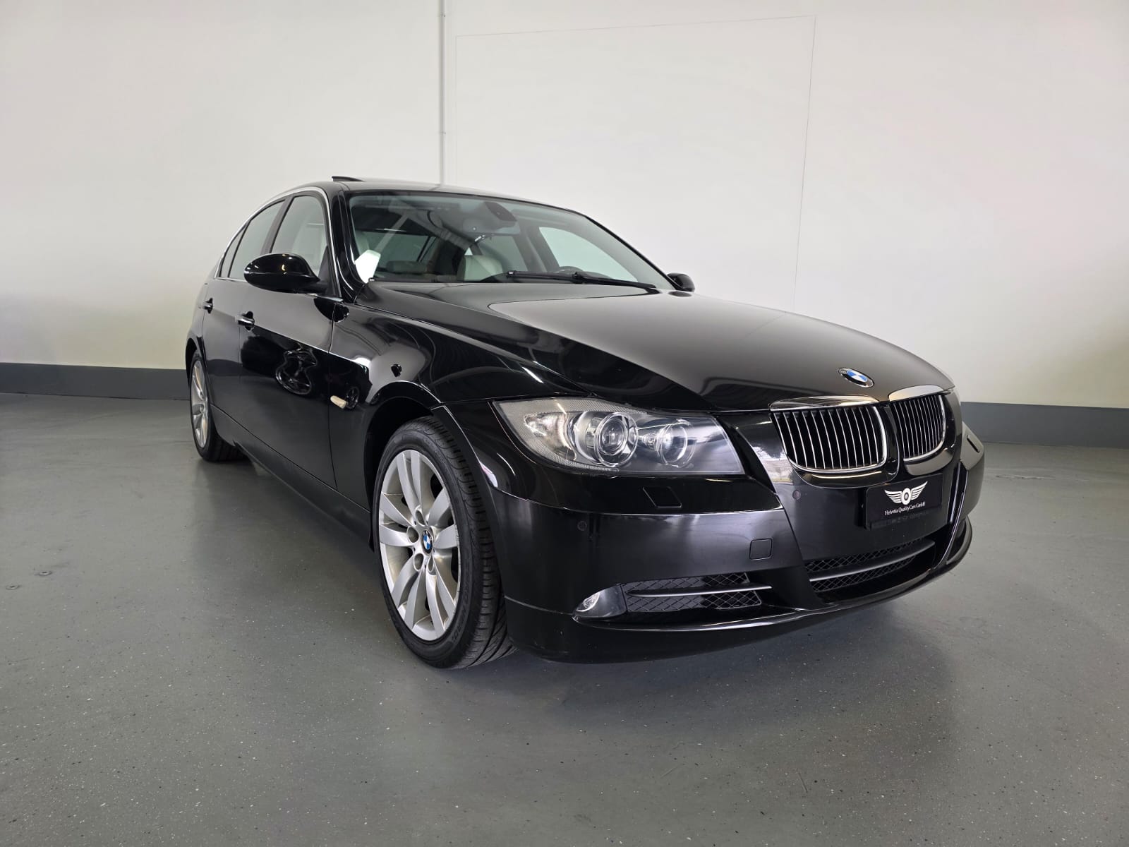 BMW 330xi-image-3