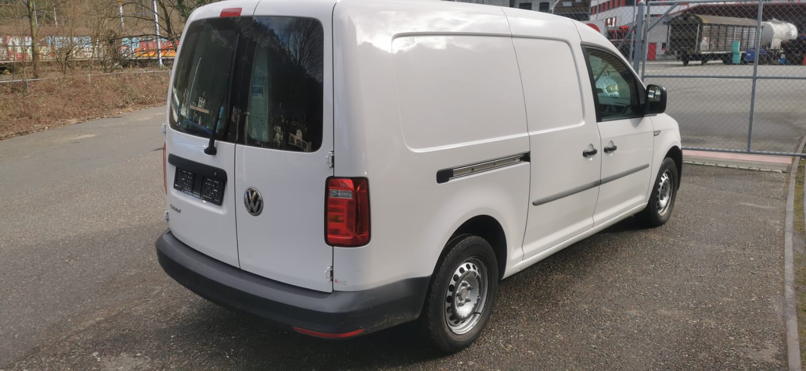 VW Caddy Maxi 2.0TDI Entry BlueMotion Technology-image-1