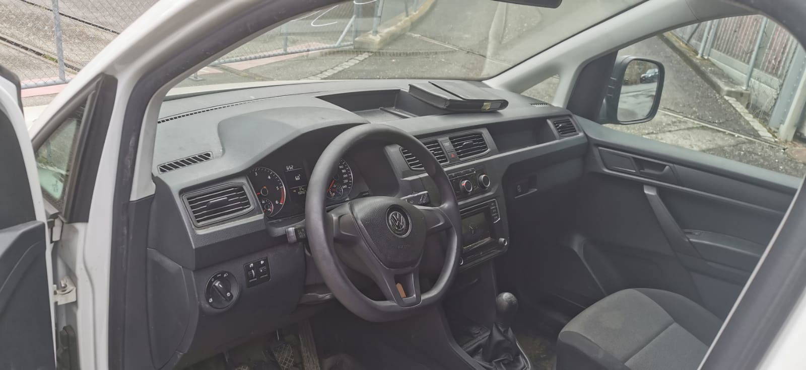 VW Caddy Maxi 2.0TDI Entry BlueMotion Technology-image-2