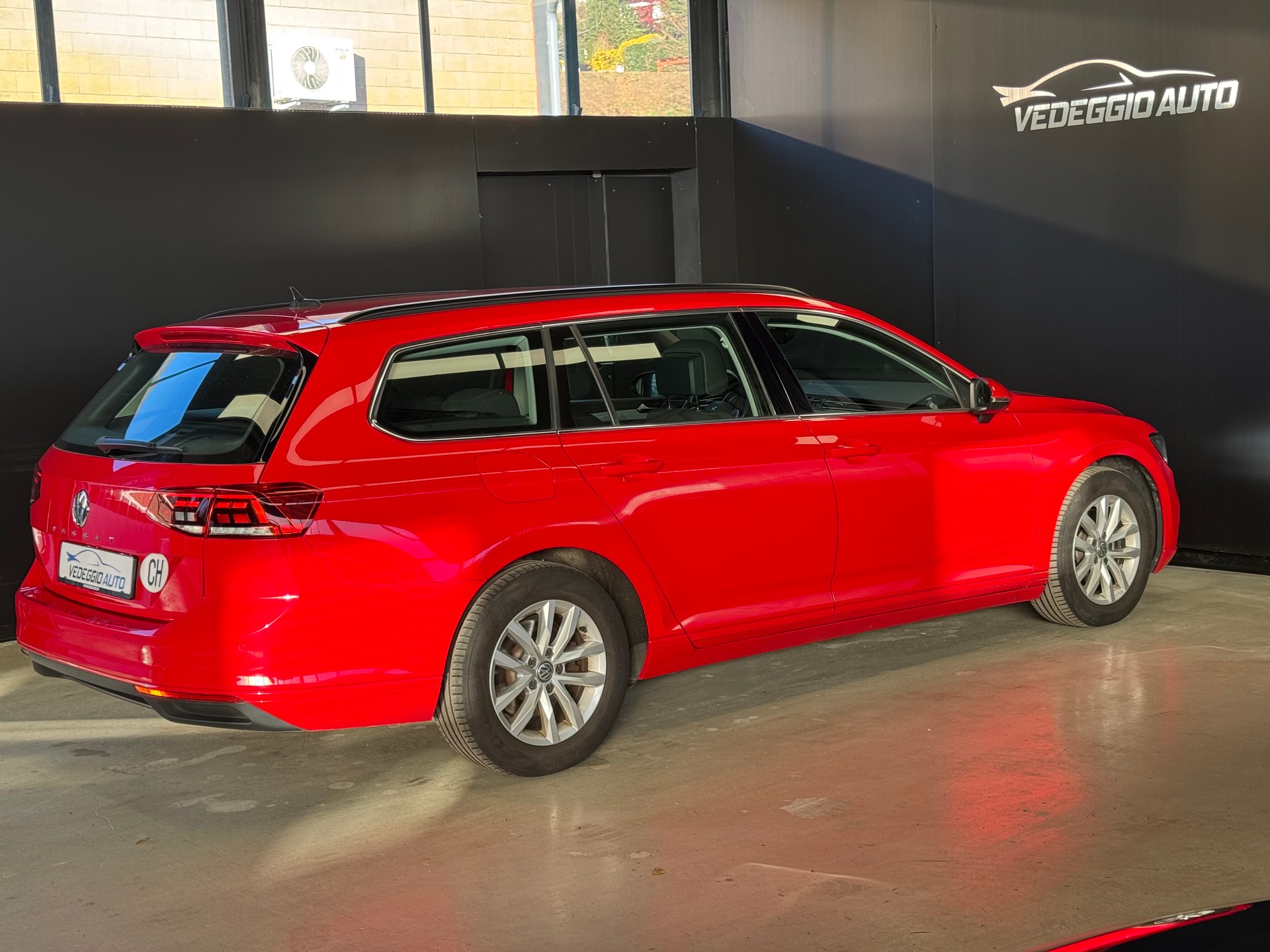 VW Passat 2.0 TDI BMT Business DSG-image-4
