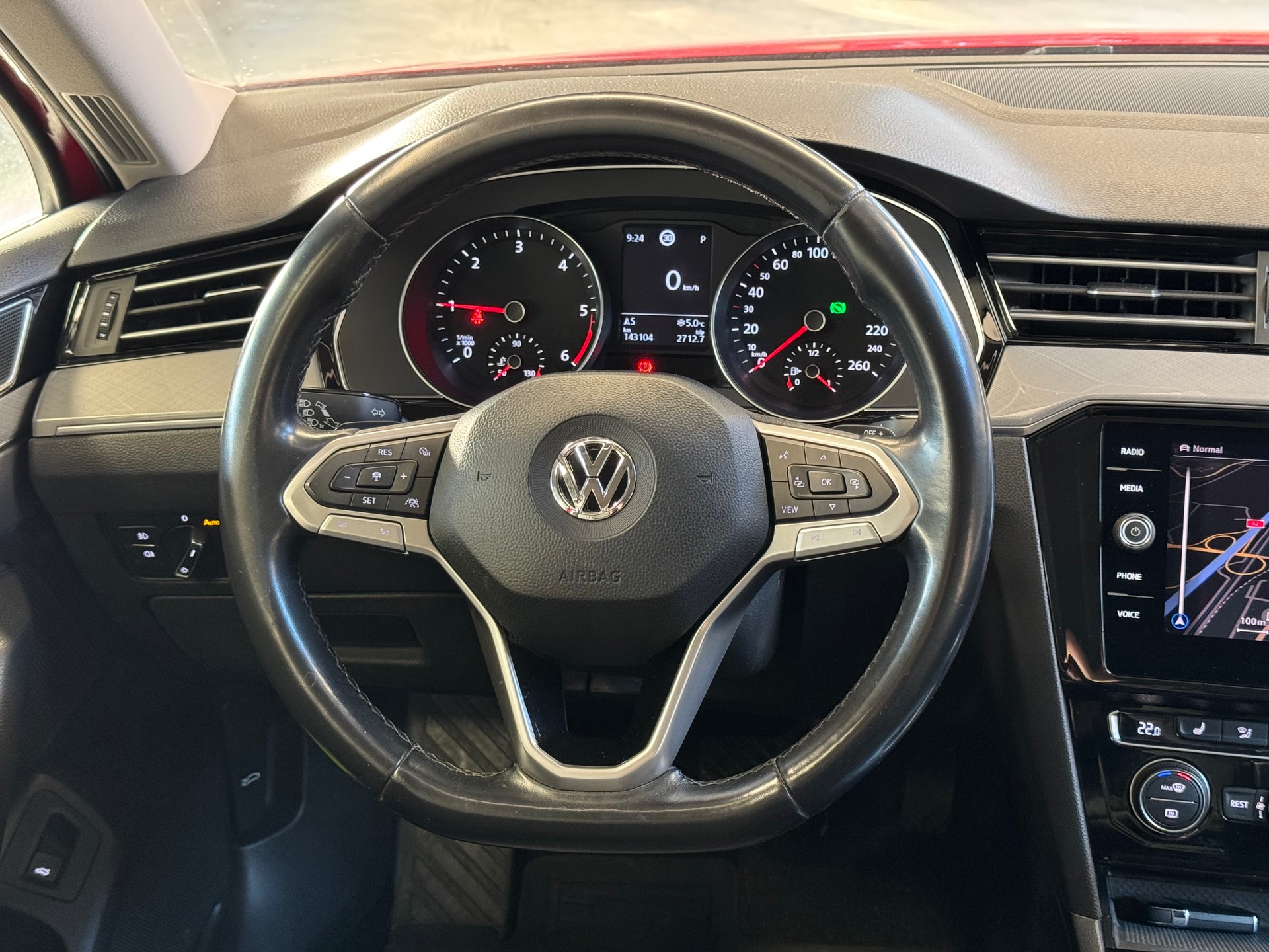 VW Passat 2.0 TDI BMT Business DSG-image-10