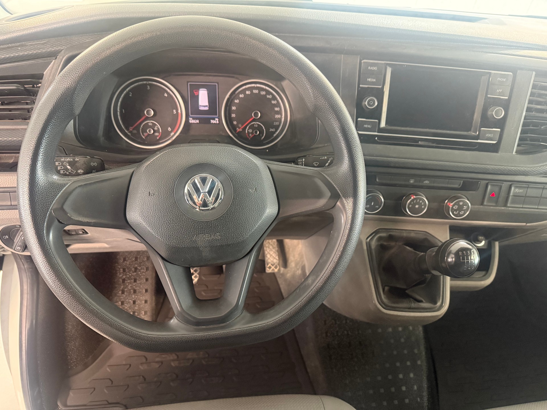 VW T6.1 2.0 TDI 4Motion-image-13