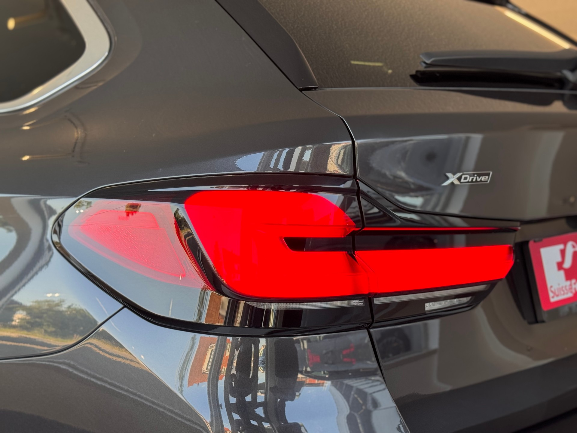 BMW 530i xDrive 48V Touring Steptronic-image-7