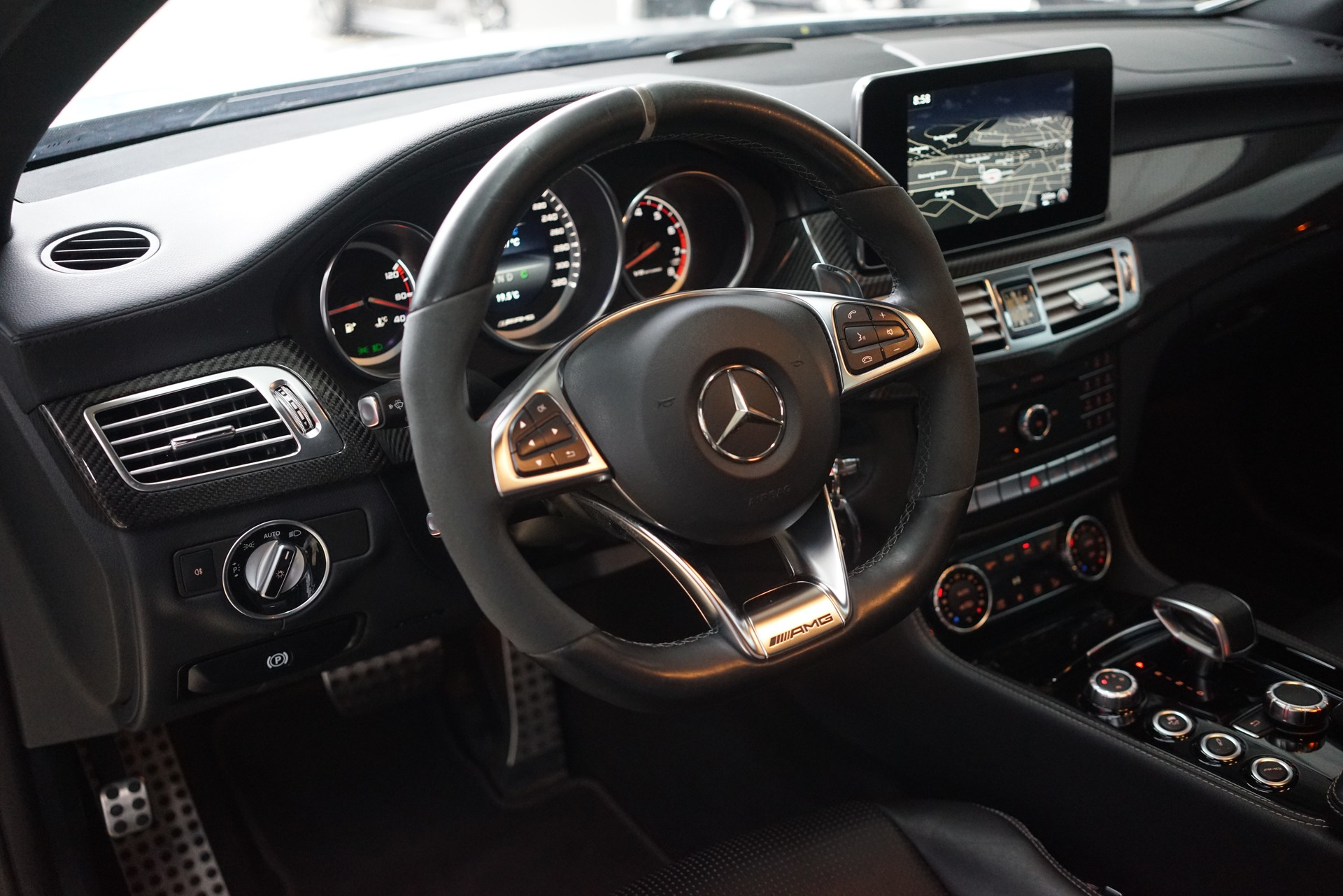 MERCEDES-BENZ CLS 63 AMG S 4Matic Speedshift MCT-image-17