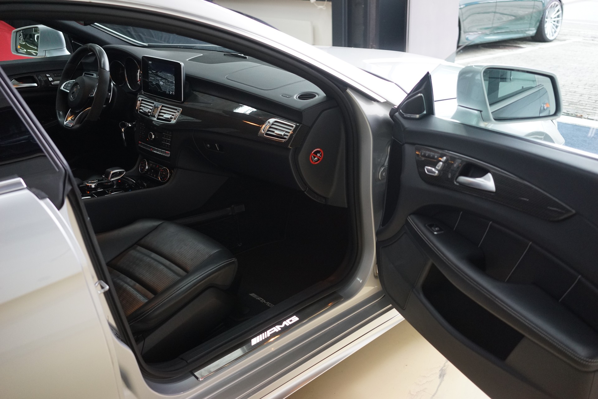 MERCEDES-BENZ CLS 63 AMG S 4Matic Speedshift MCT-image-25
