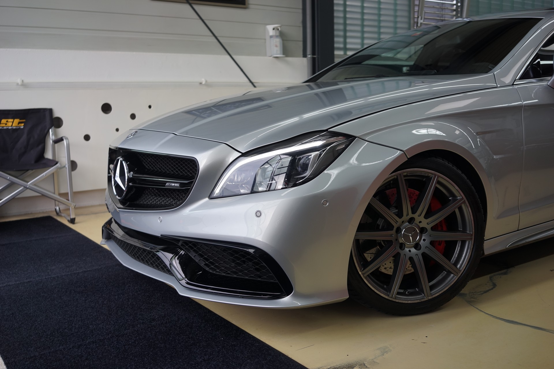 MERCEDES-BENZ CLS 63 AMG S 4Matic Speedshift MCT-showroom-element-3