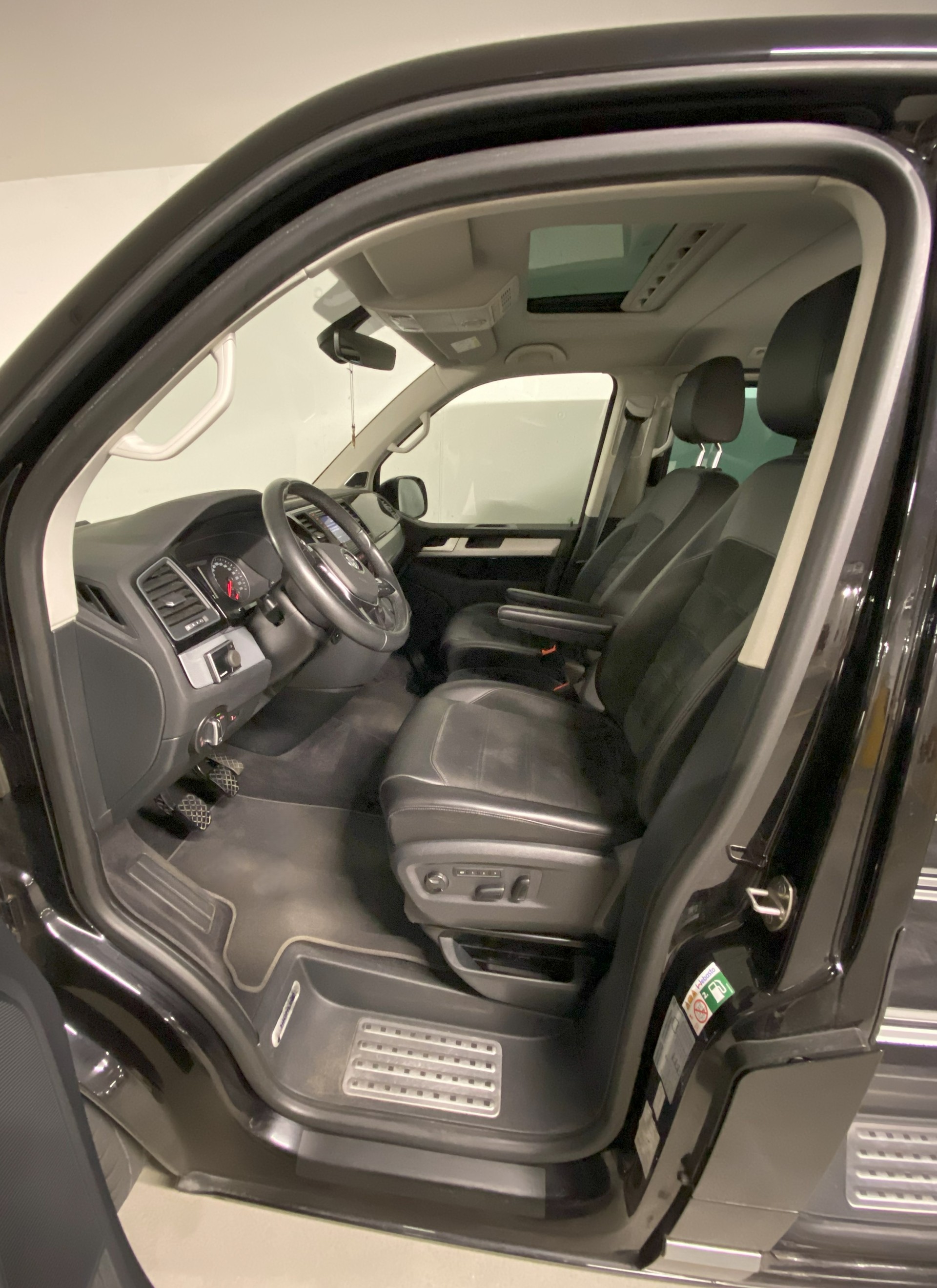 VW T6 Multivan 2.0 Bi-TDI Highline Liberty 4Motion-image-8
