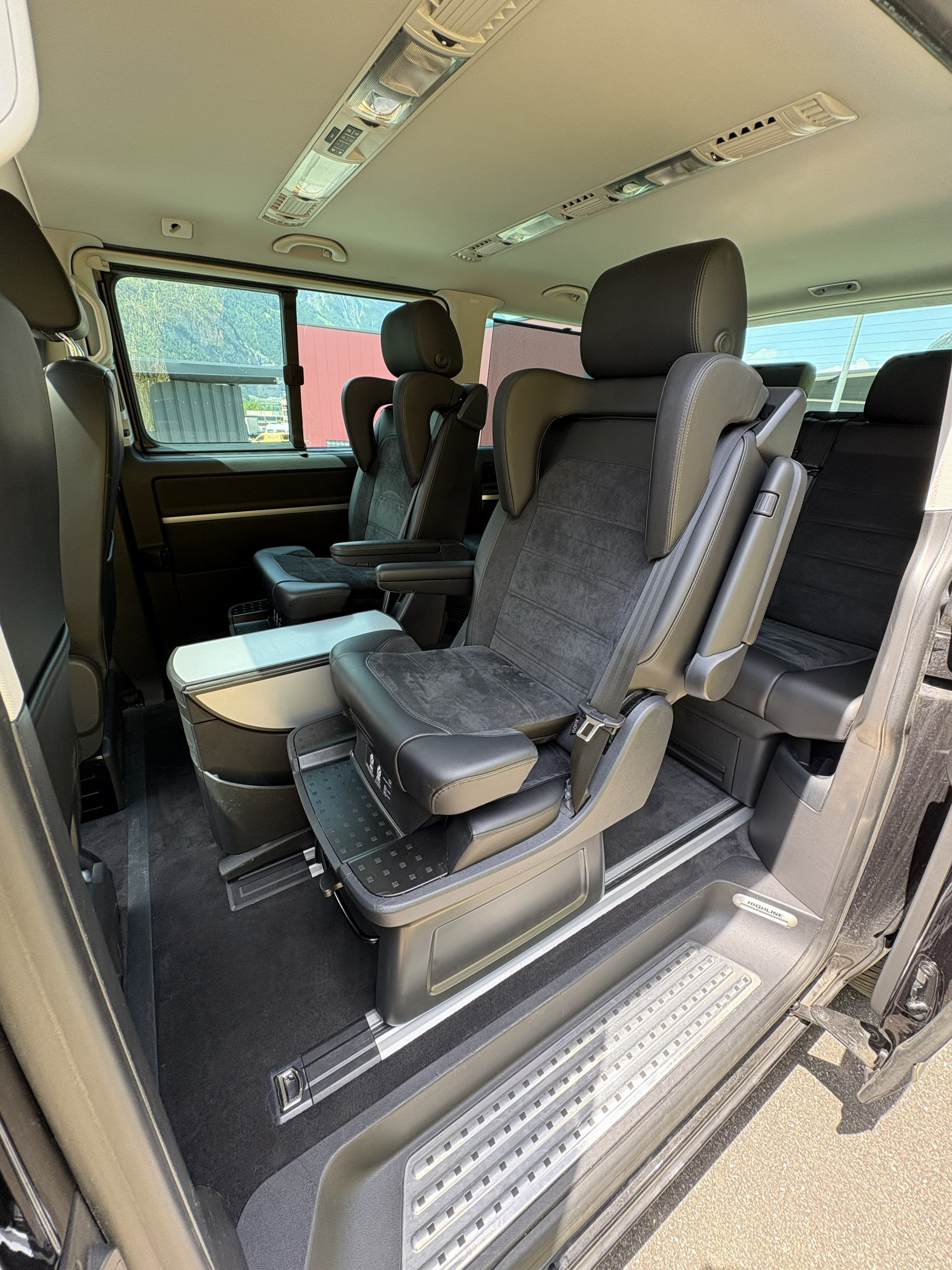 VW T6 Multivan 2.0 Bi-TDI Highline Liberty 4Motion-image-10