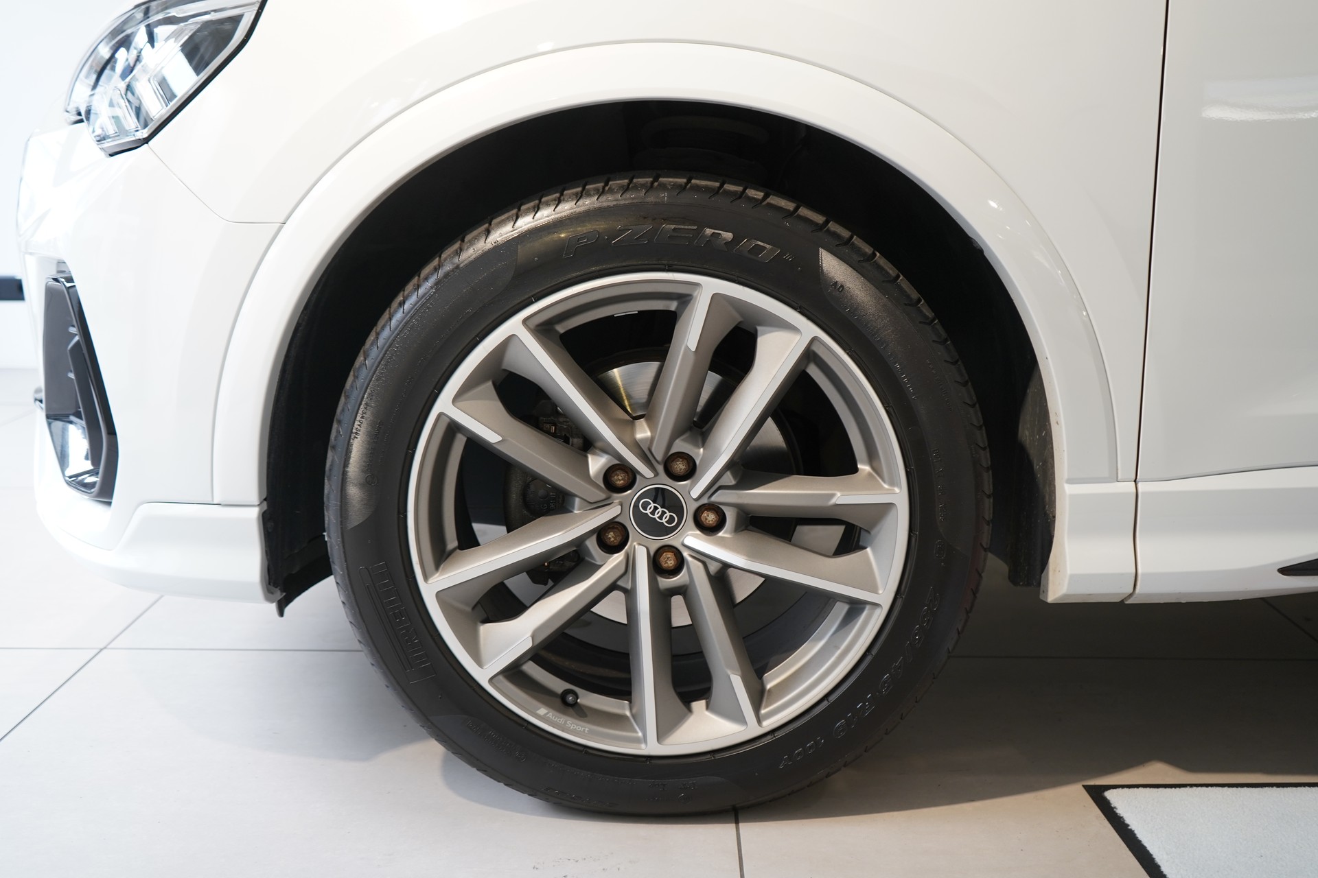 AUDI Q3 35 TDI S line quattro S-tronic-image-13