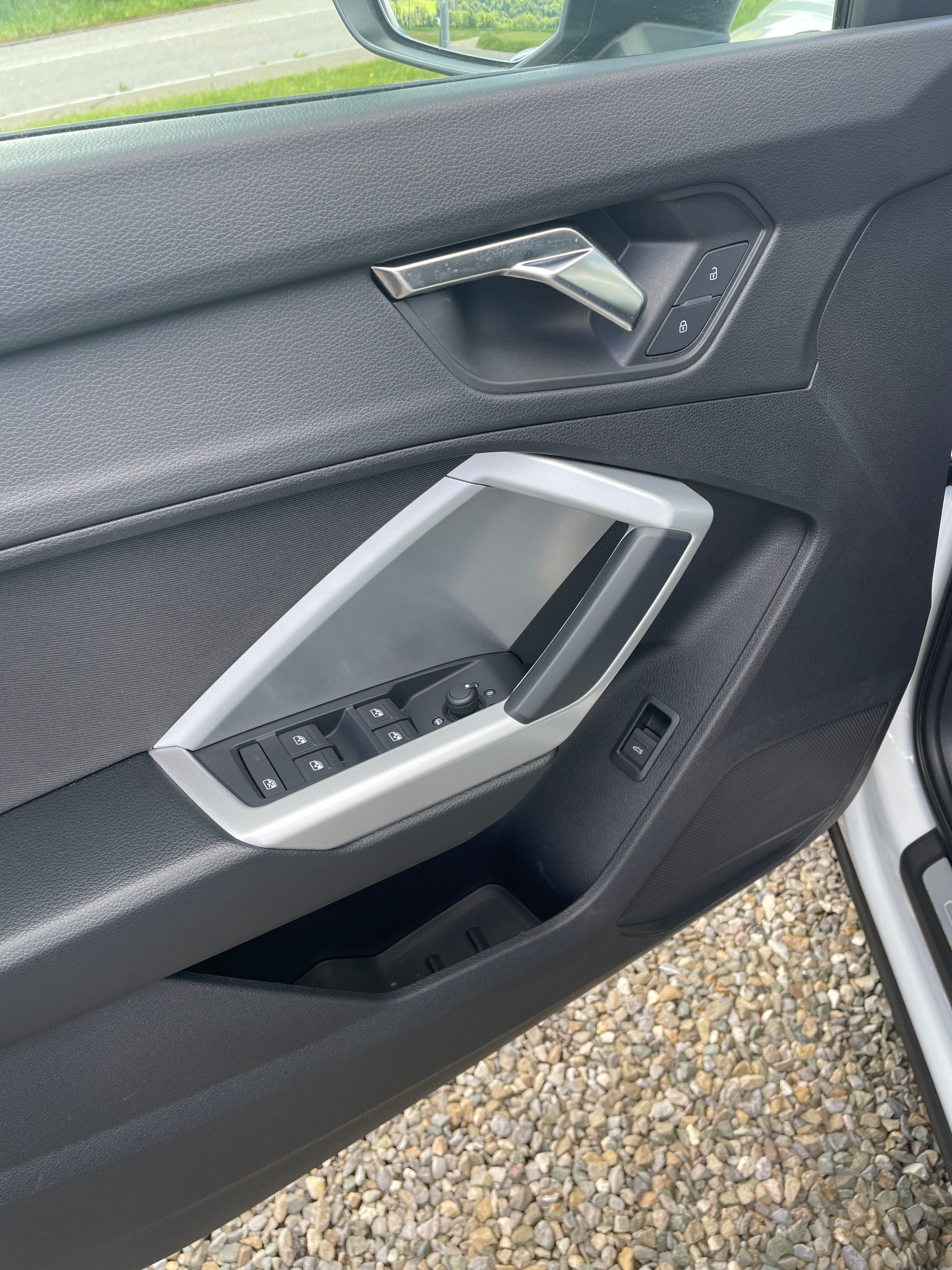 AUDI Q3 35 TDI S line quattro S-tronic-image-18