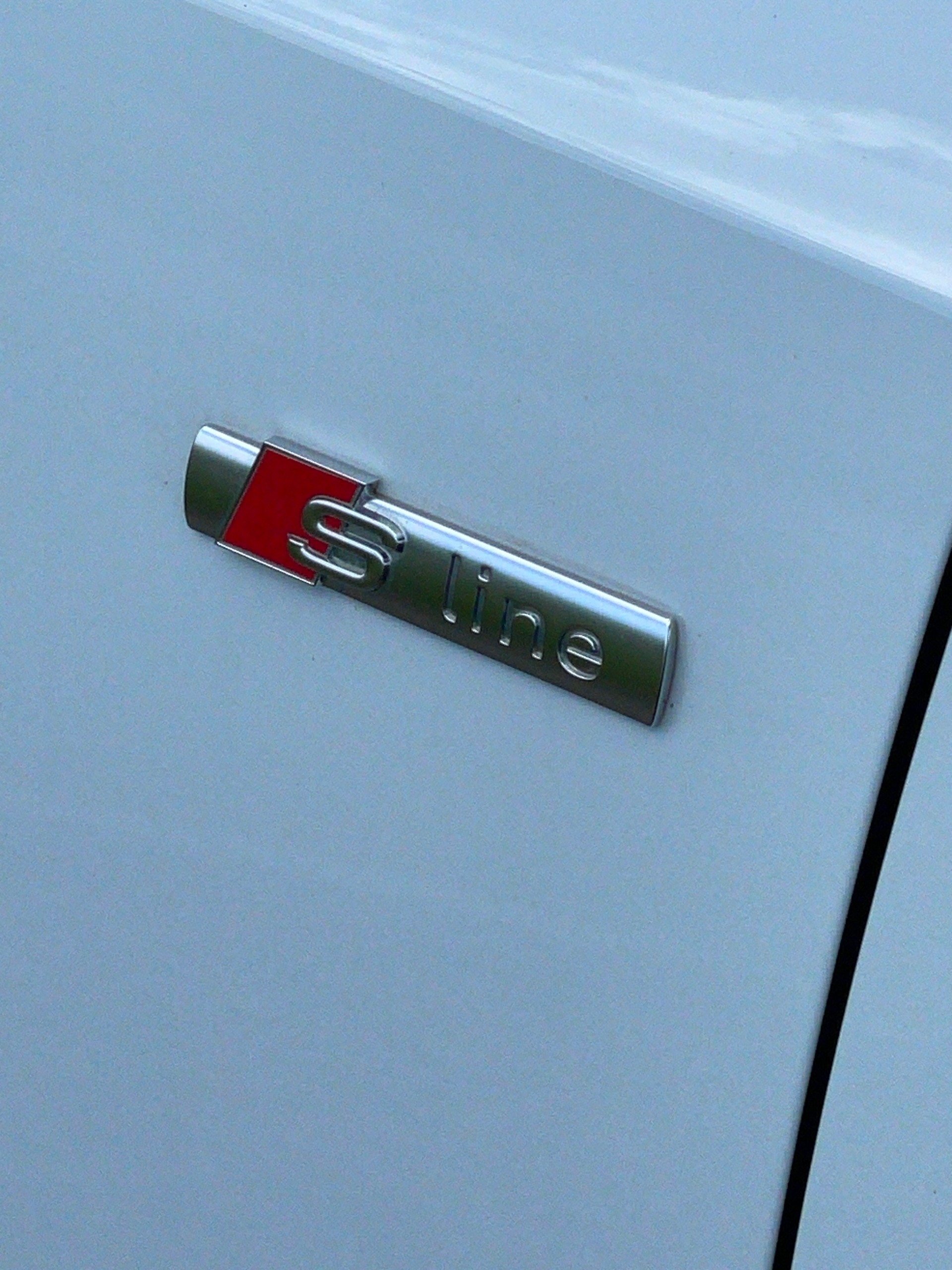 AUDI Q3 35 TDI S line quattro S-tronic-image-19