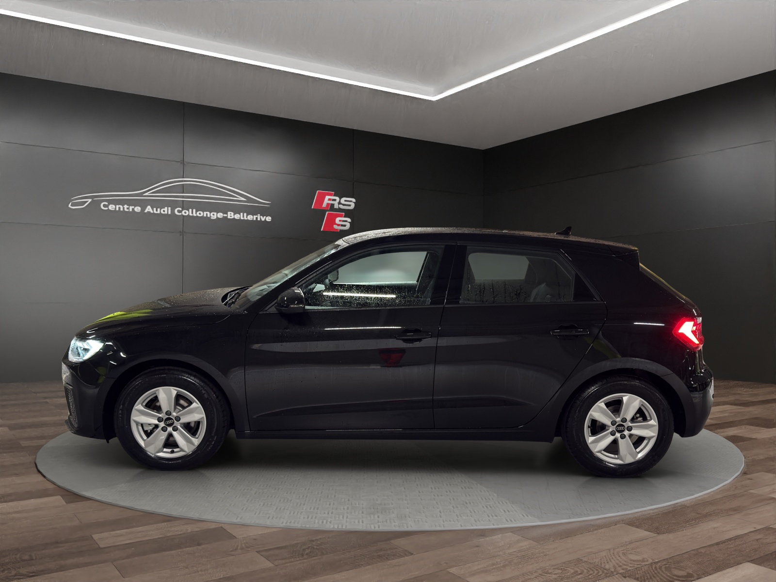 AUDI A1 Sportback 30 TFSI Attraction S-tronic-image-2