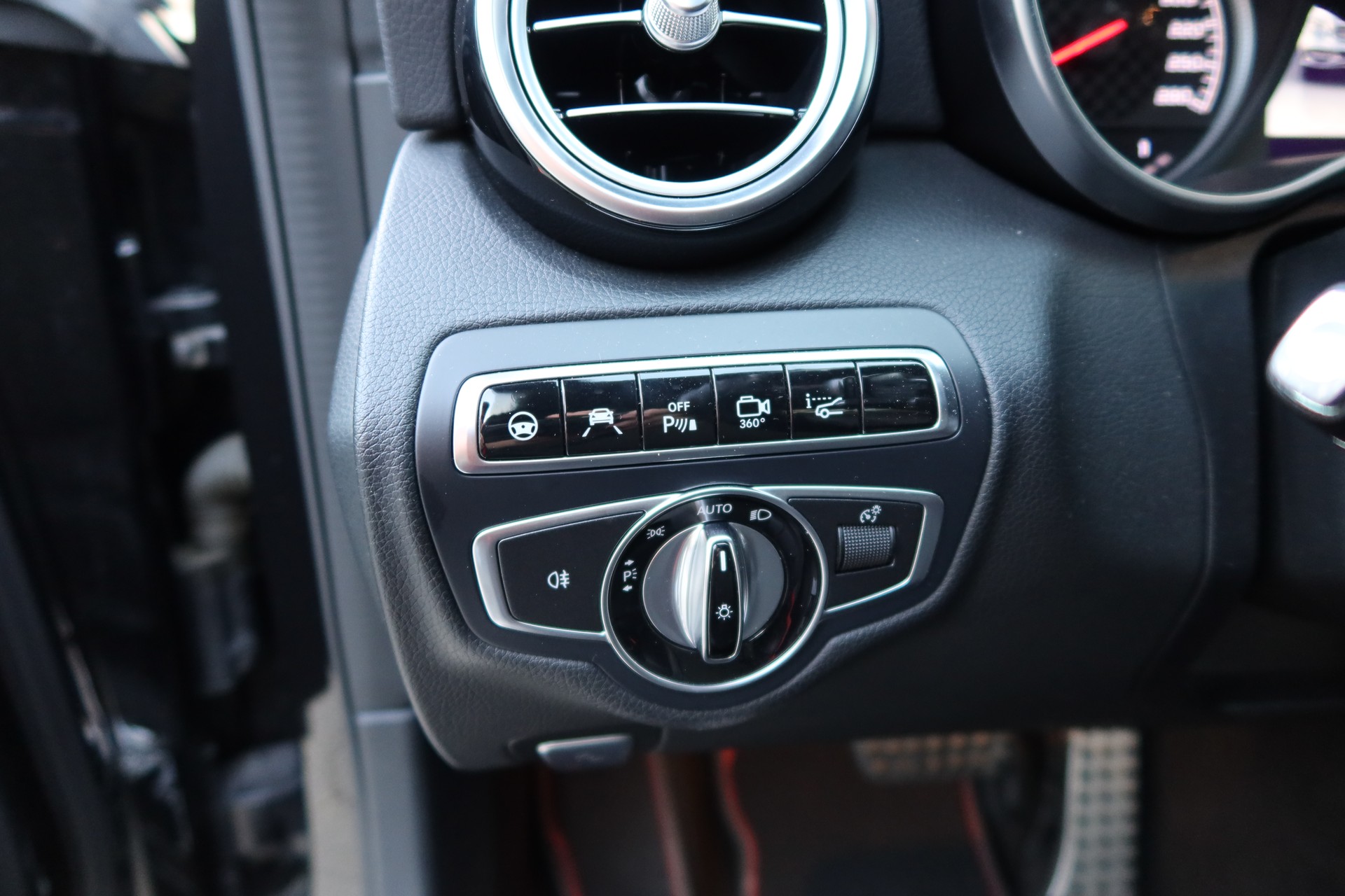 MERCEDES-BENZ C 450 AMG 4Matic 7G-Tronic-image-4