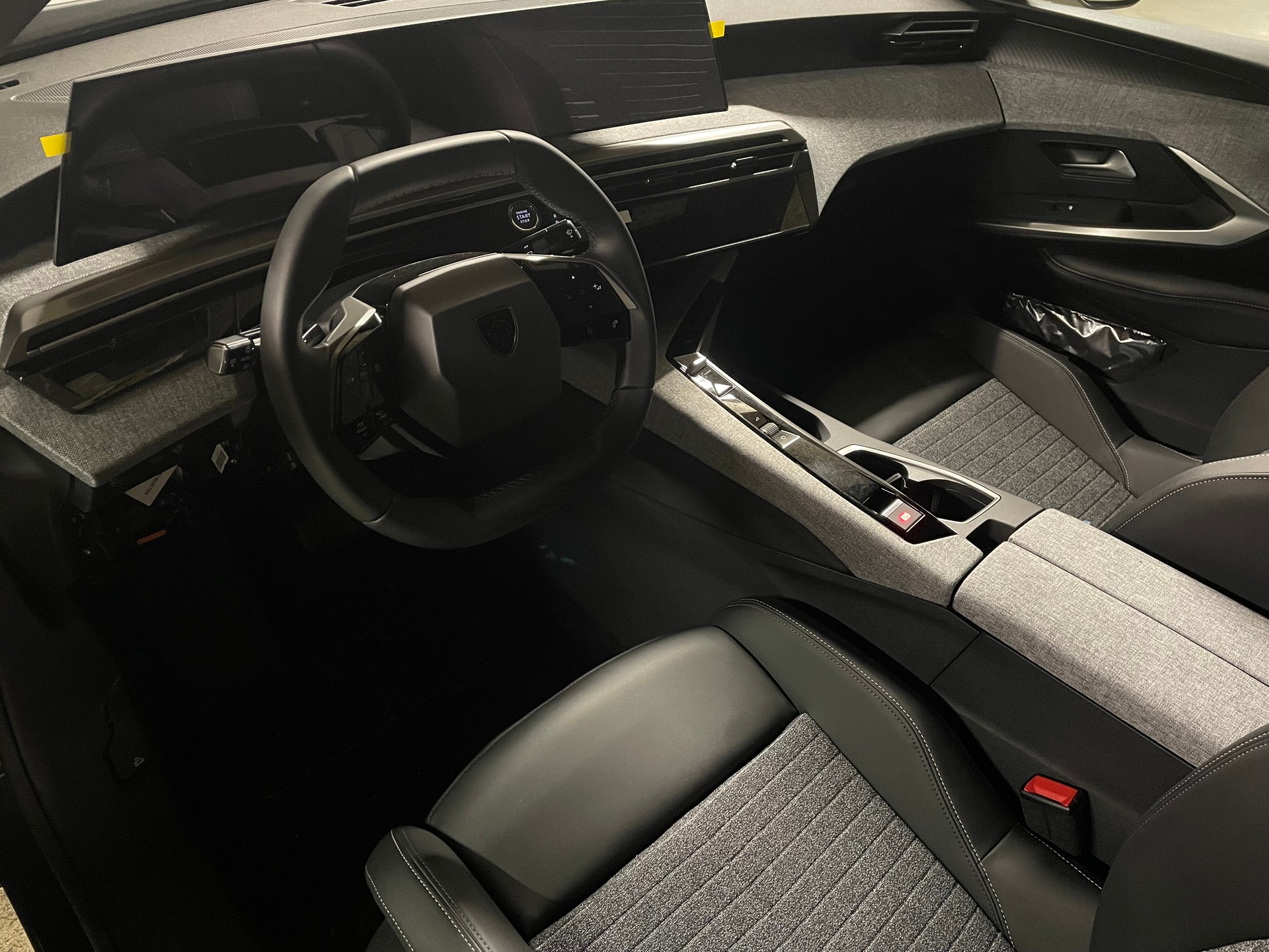 PEUGEOT 3008 145 e-DCS Allure Premium-image-6