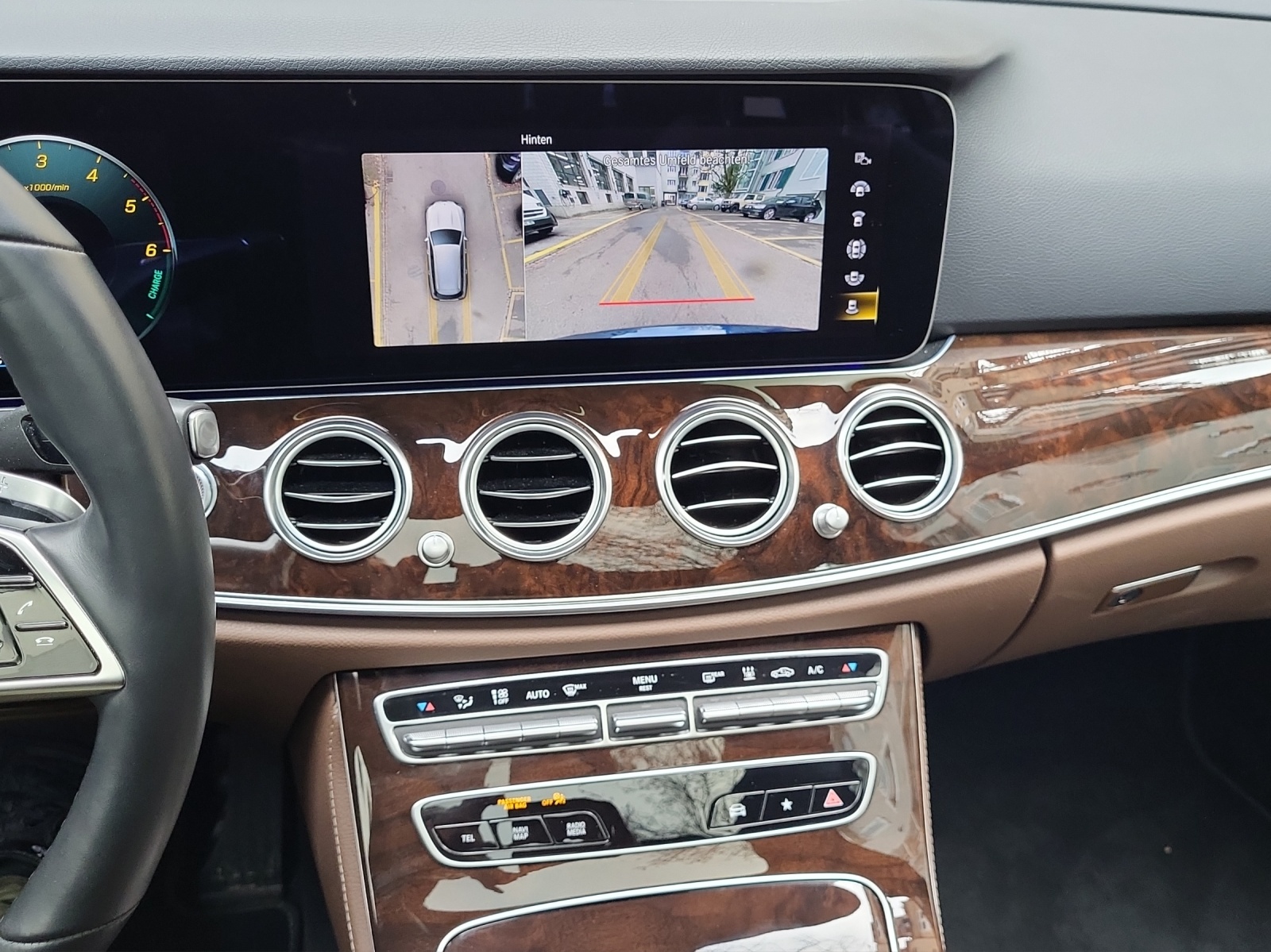 MERCEDES-BENZ E 300 de T 4M AMG-image-15