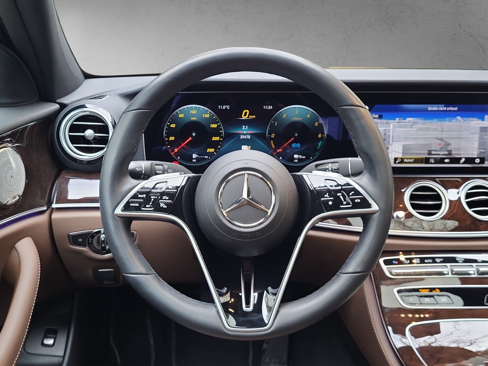MERCEDES-BENZ E 300 de T 4M AMG-image-12
