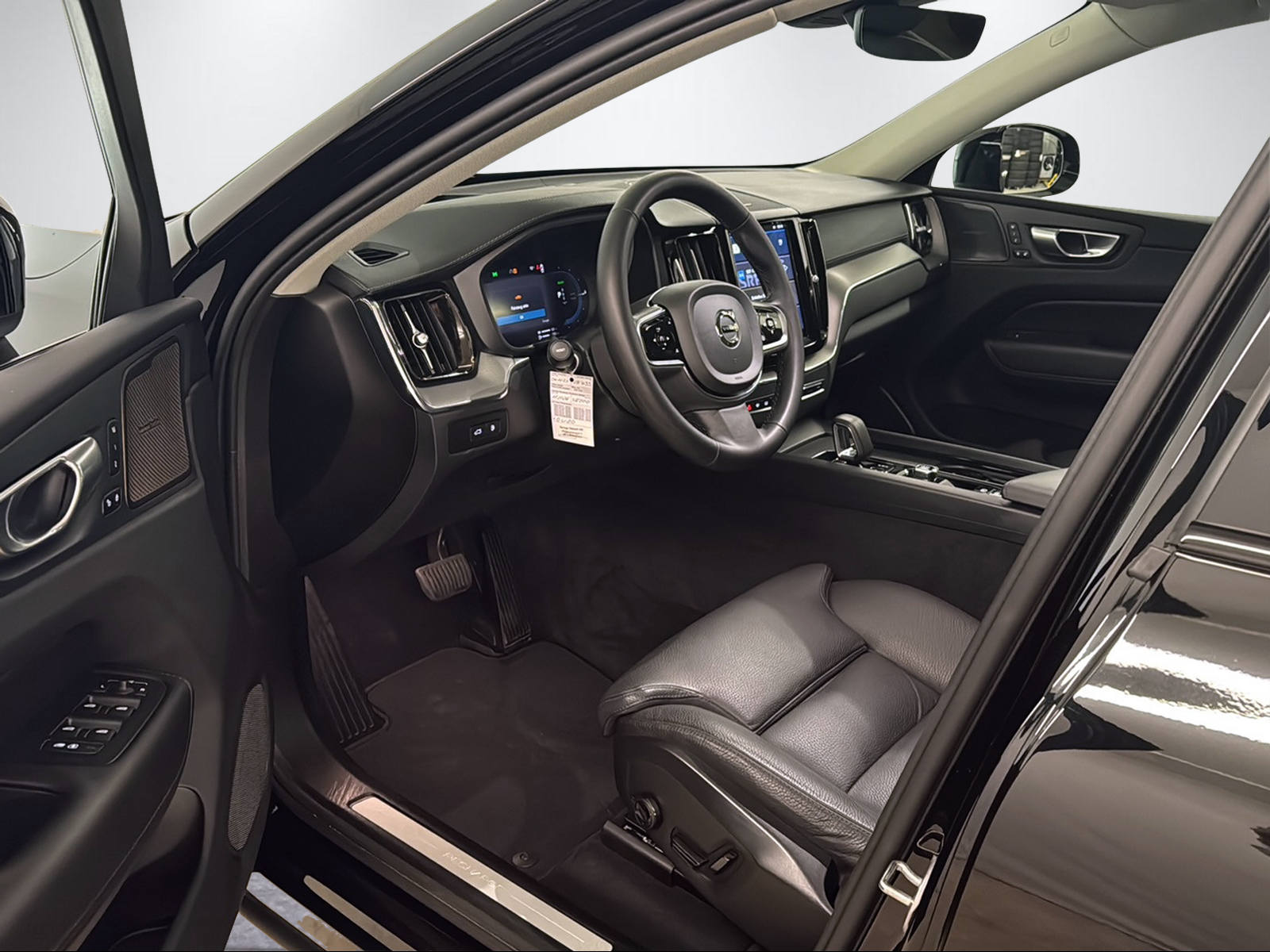 VOLVO XC60 2.0 T6 TE XCENTRIC eAWD-image-13