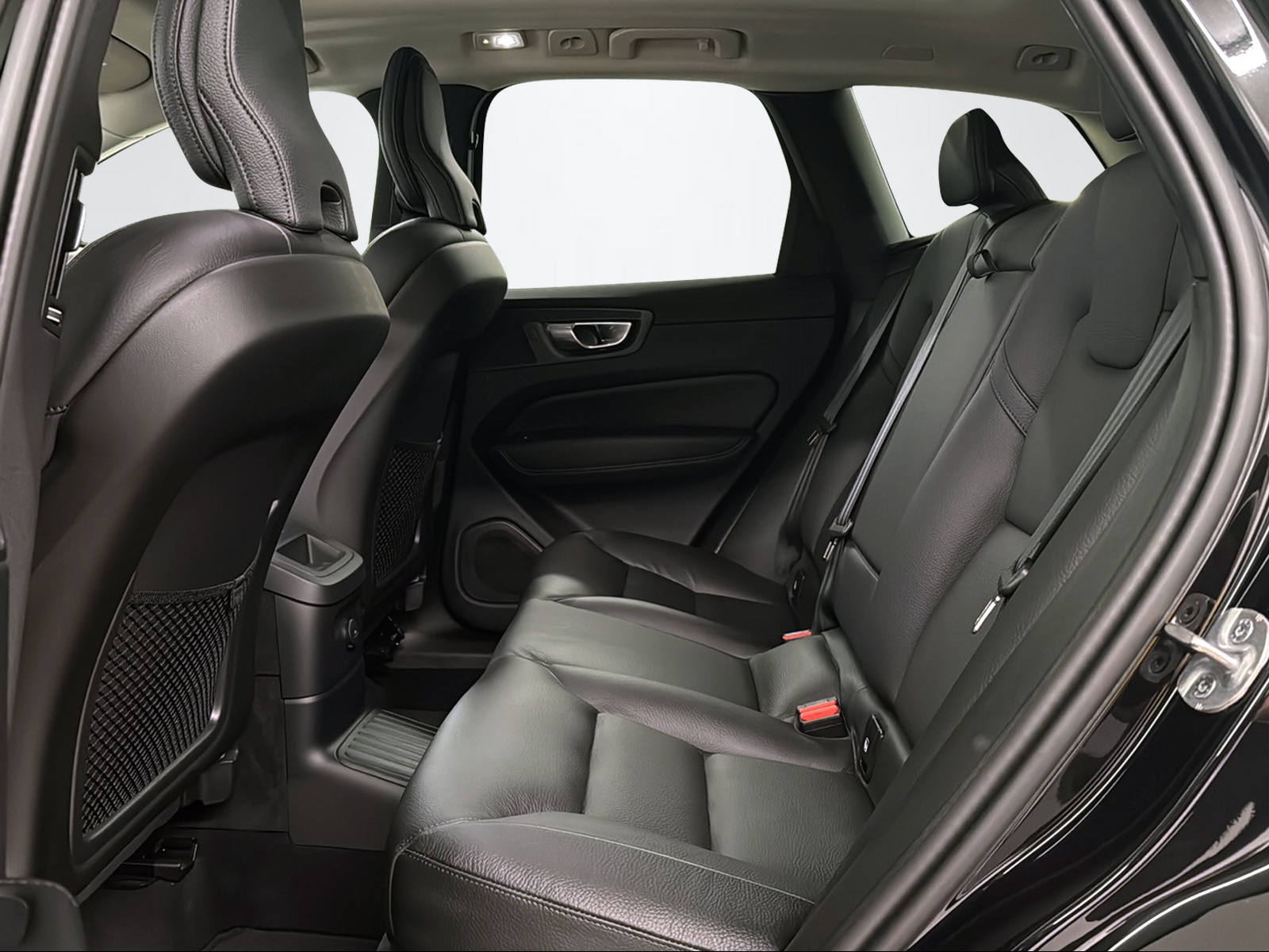 VOLVO XC60 2.0 T6 TE XCENTRIC eAWD-image-10