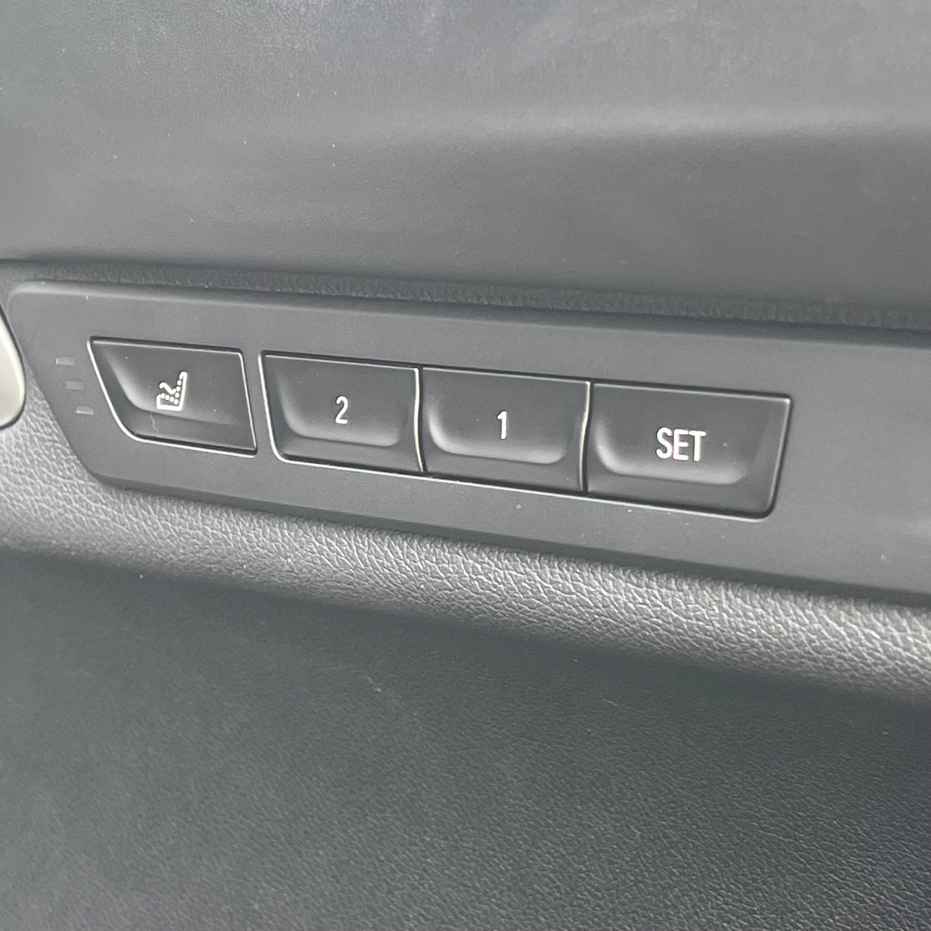 BMW 730Ld xDrive M Sport Steptronic-image-27