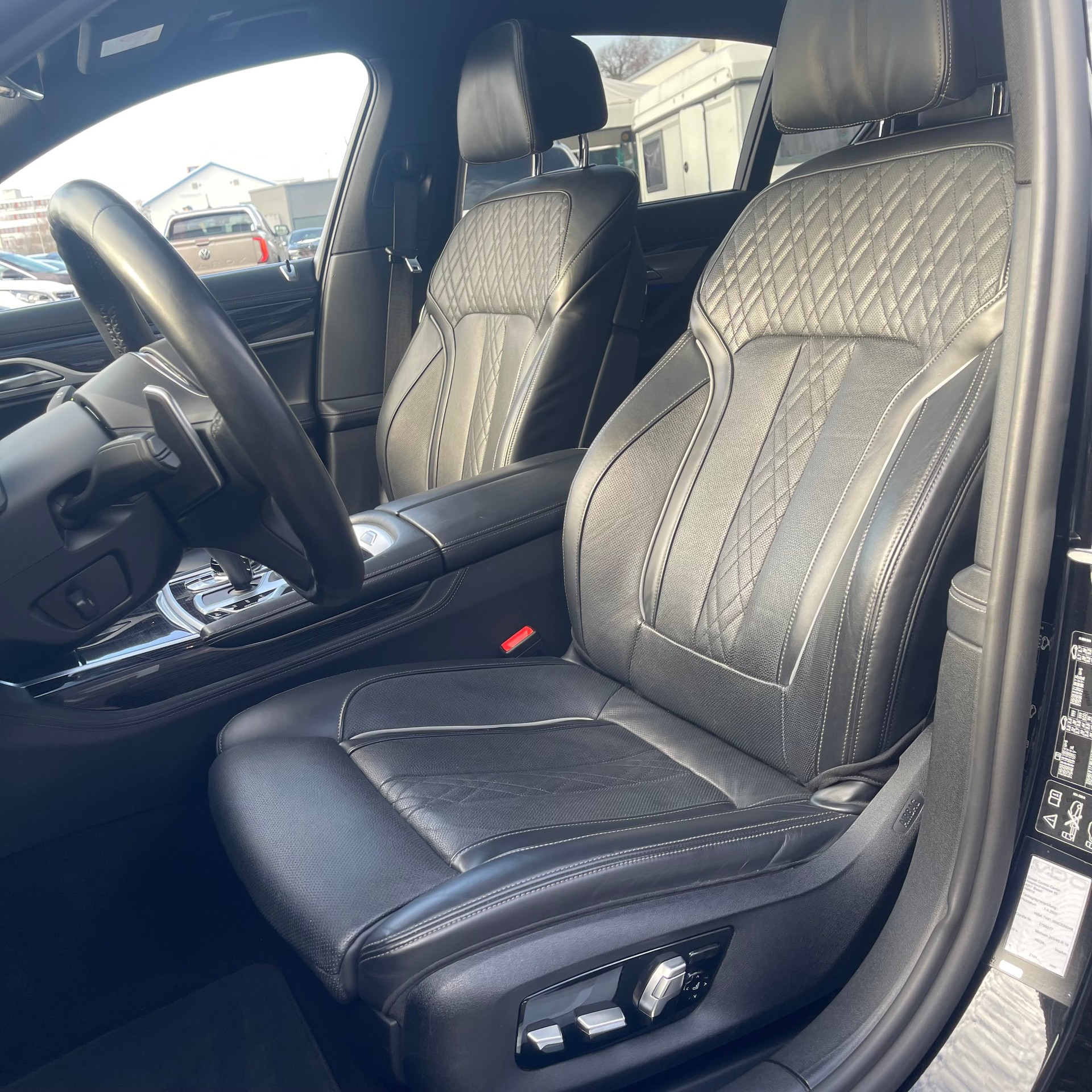 BMW 730Ld xDrive M Sport Steptronic-image-24