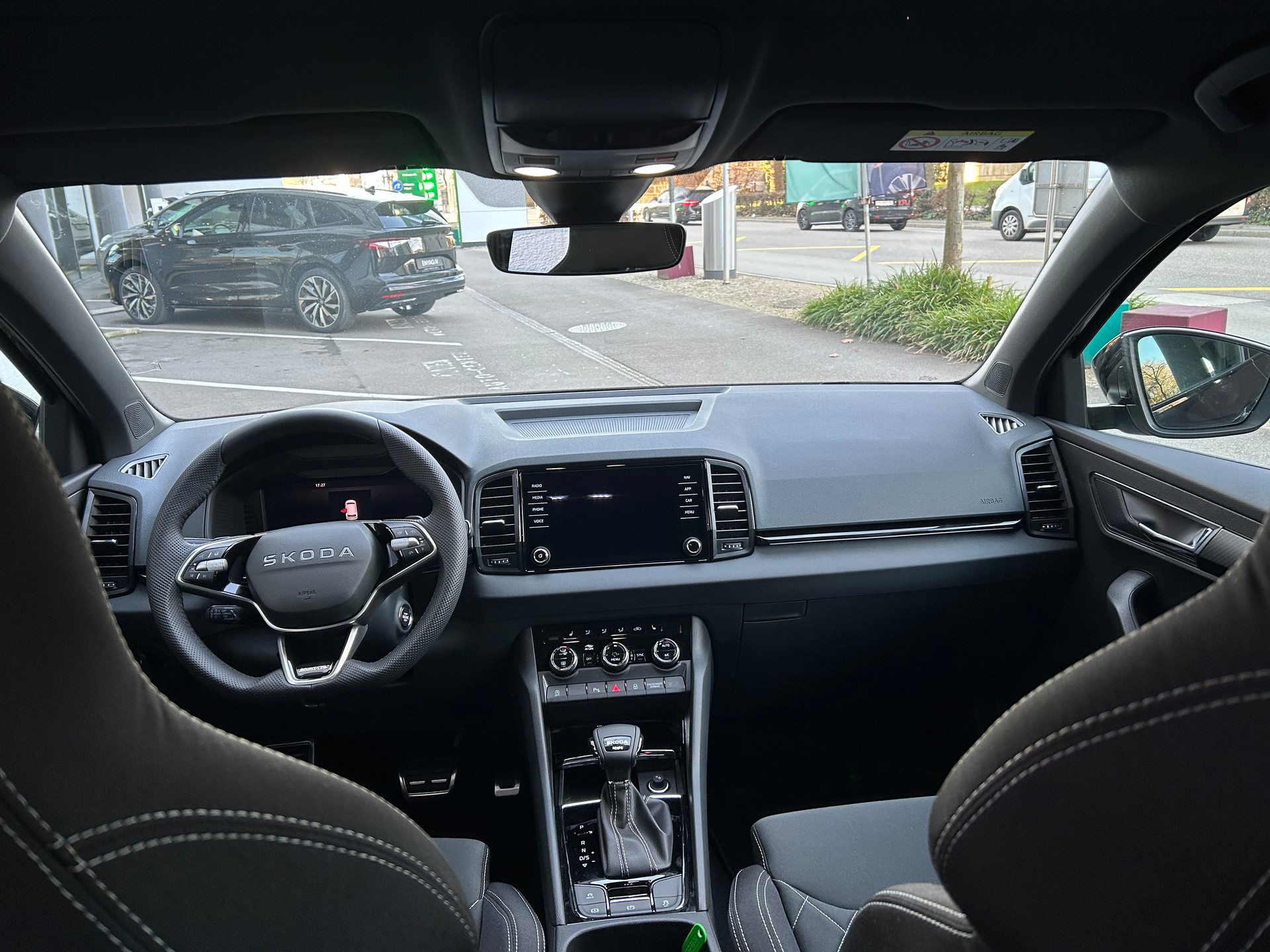 SKODA Karoq 1.5 TSI SportLine DSG-image-8