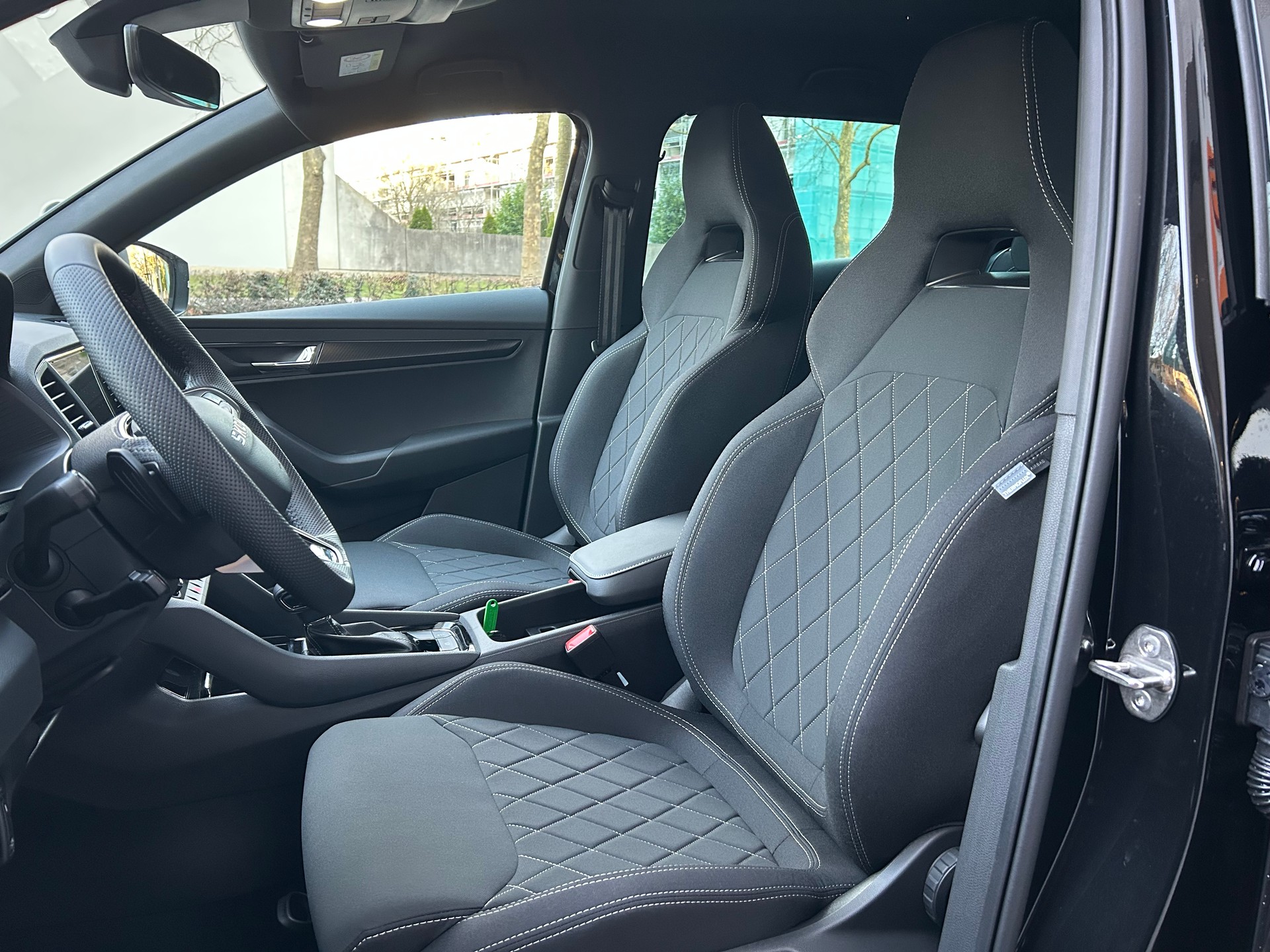 SKODA Karoq 1.5 TSI SportLine DSG-image-9