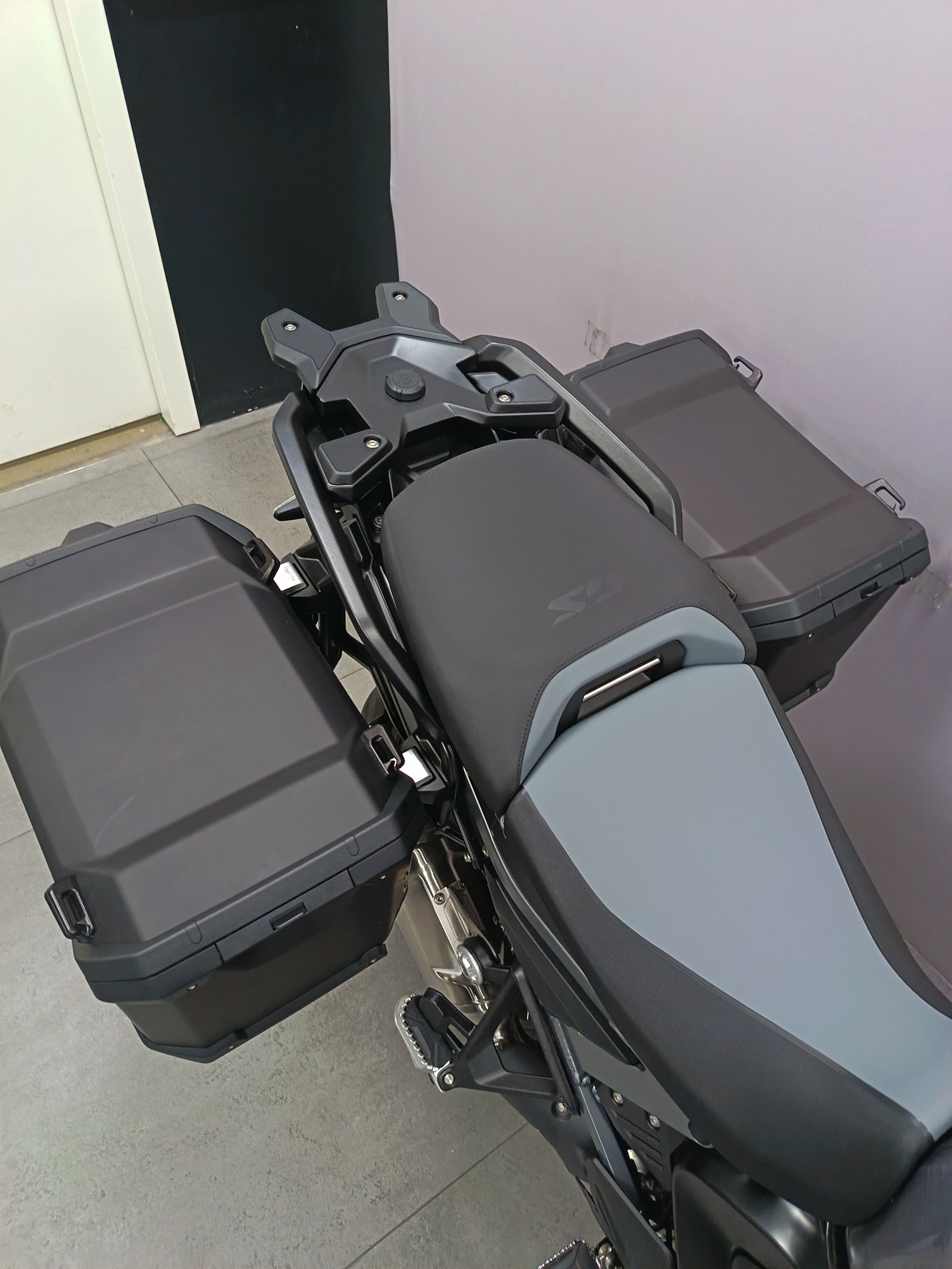 BMW R 1300 GS Adventure ASA *** Leasing 3.9% ***-showroom-element-2