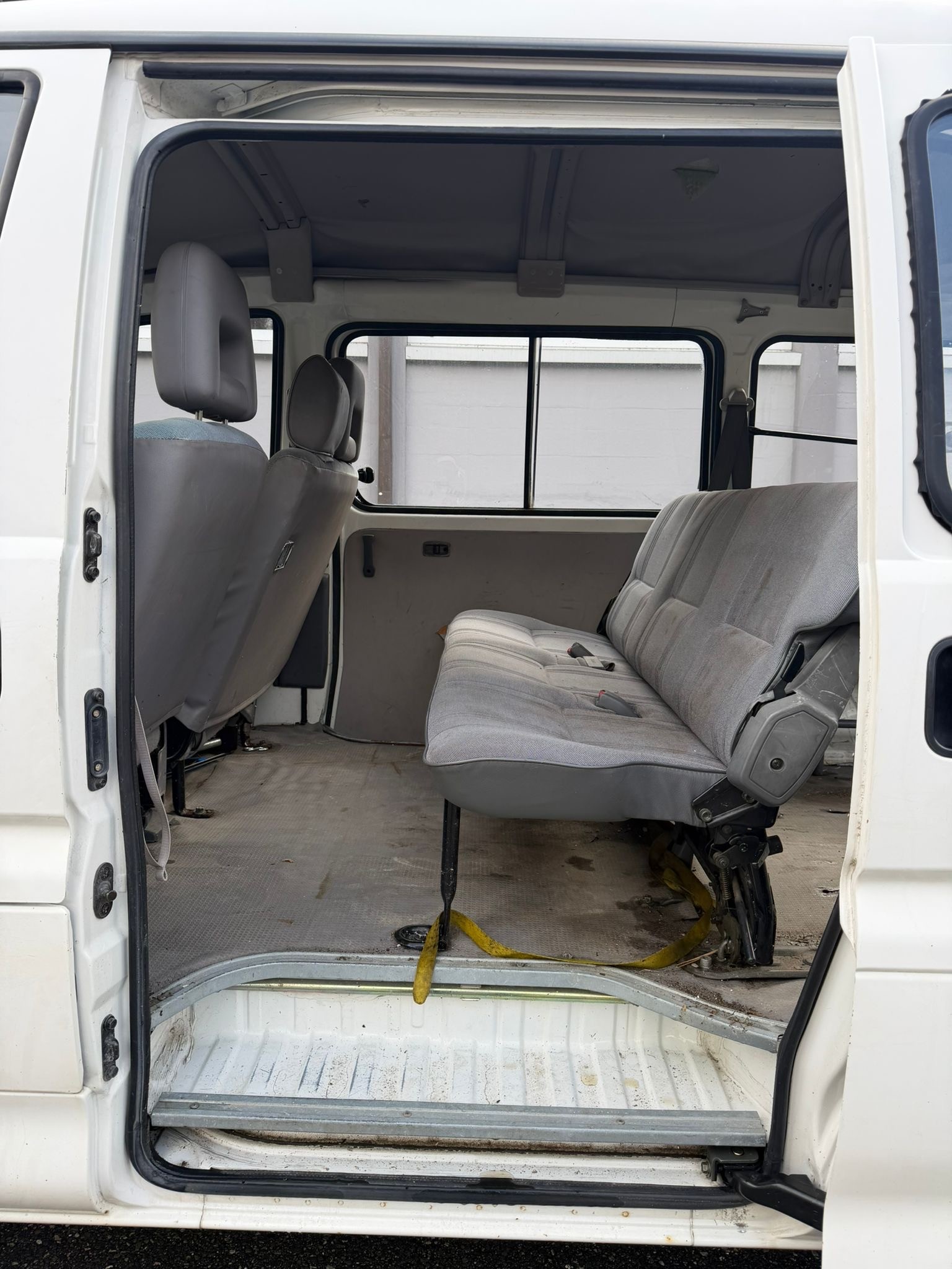 MITSUBISHI L 400-image-10