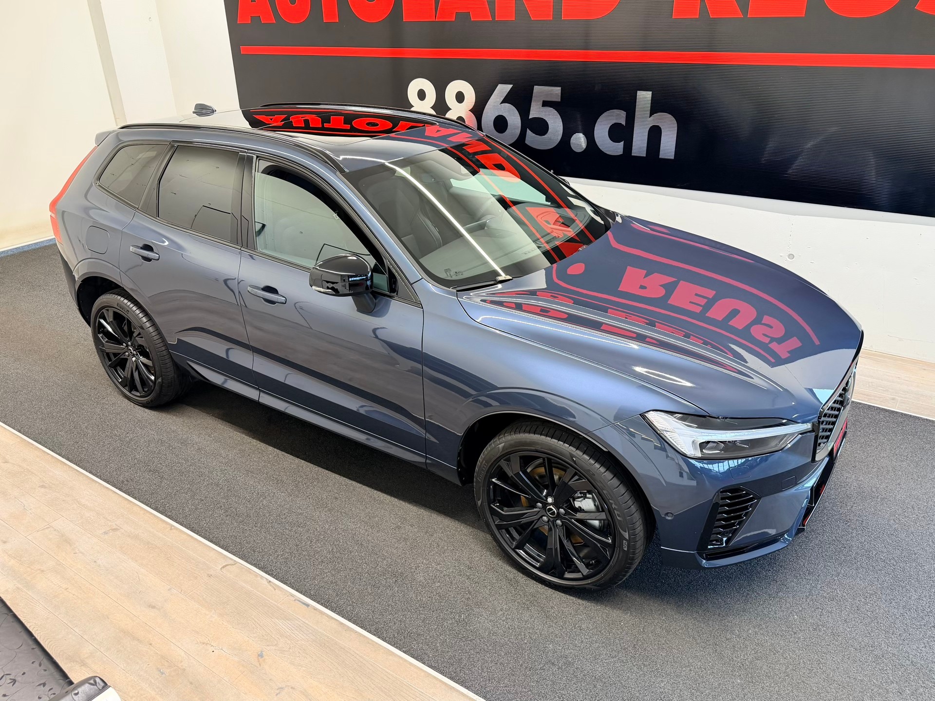 VOLVO XC60 T8 eAWD PluginHybrid Black Ed. Ultra Geartronic-image-4