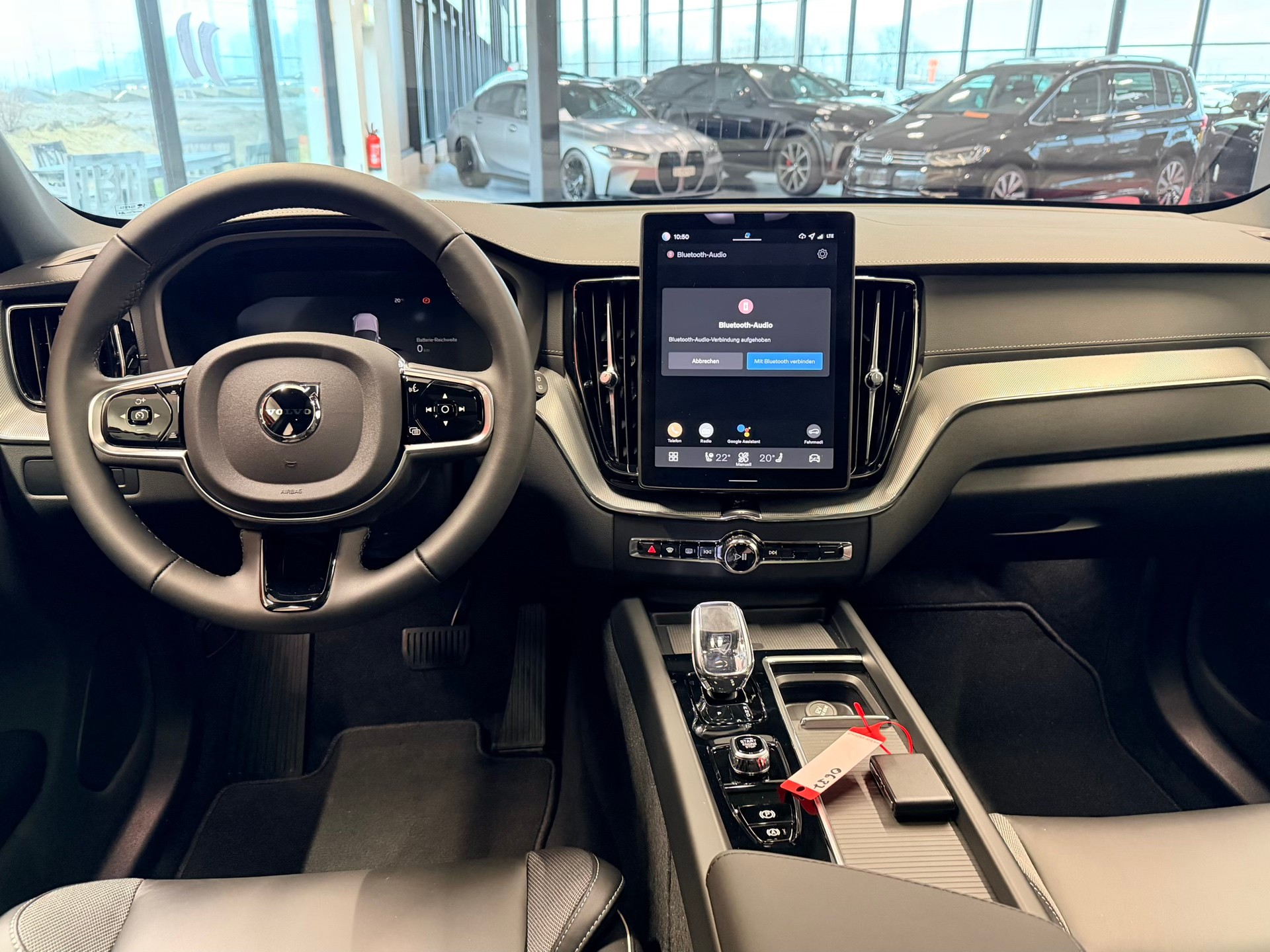 VOLVO XC60 T8 eAWD PluginHybrid Black Ed. Ultra Geartronic-image-16
