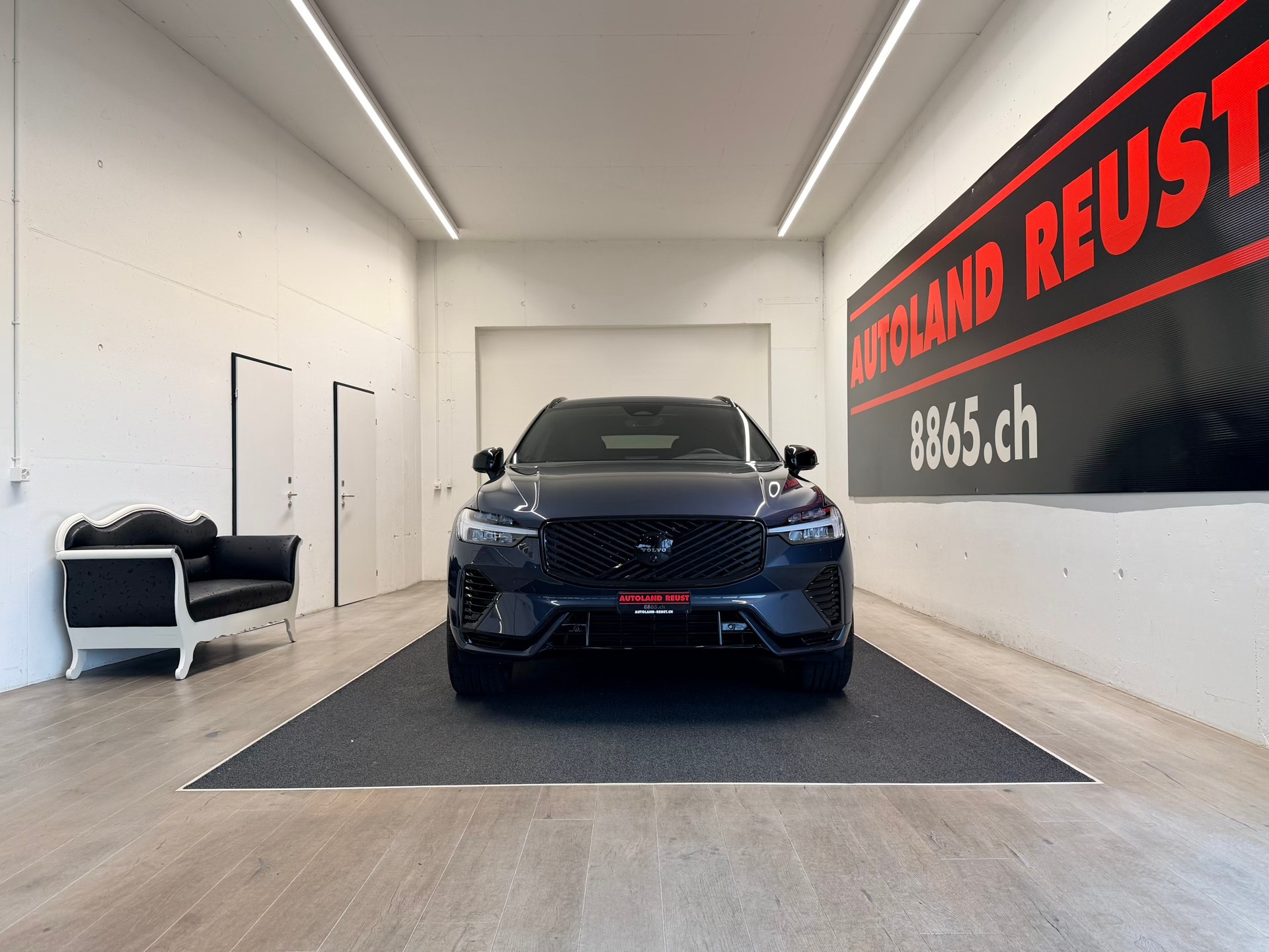 VOLVO XC60 T8 eAWD PluginHybrid Black Ed. Ultra Geartronic-showroom-element-1