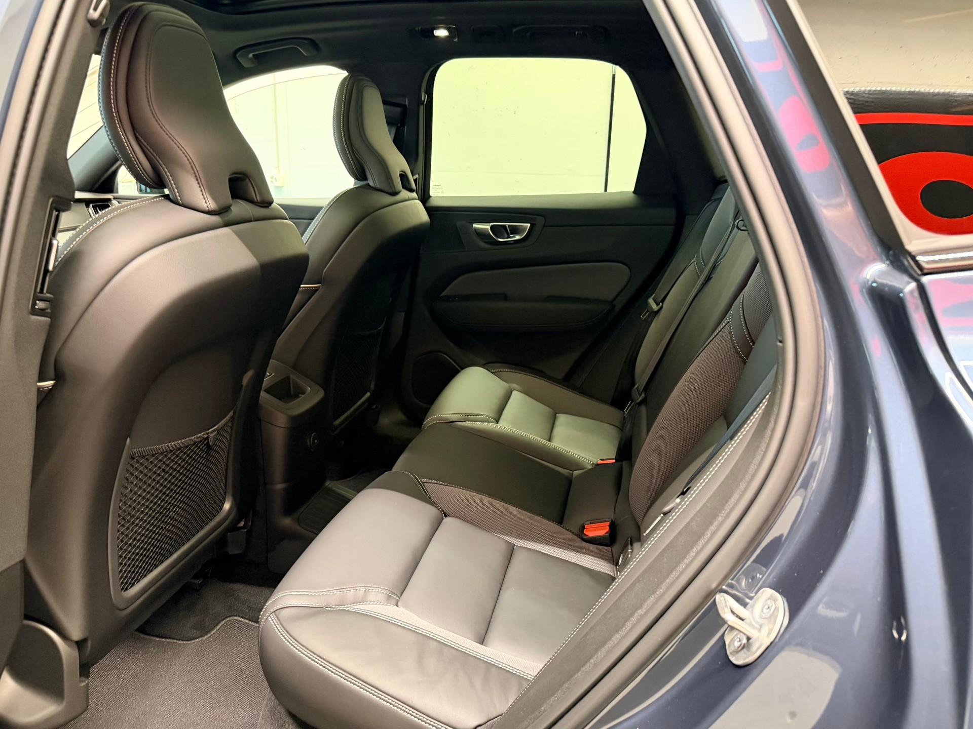 VOLVO XC60 T8 eAWD PluginHybrid Black Ed. Ultra Geartronic-image-13