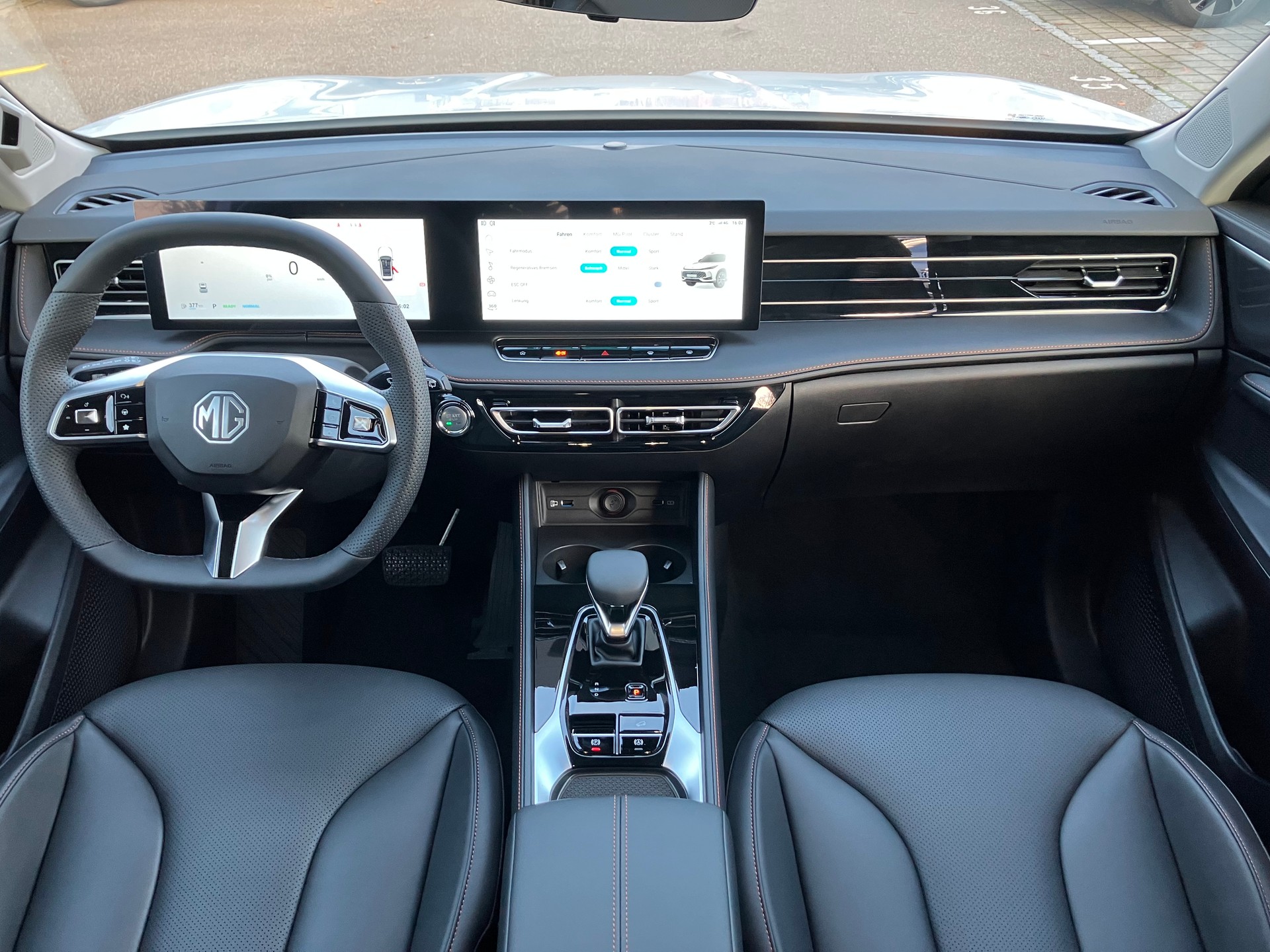 MG HS 1.5 T Hybrid+ Luxury-image-8