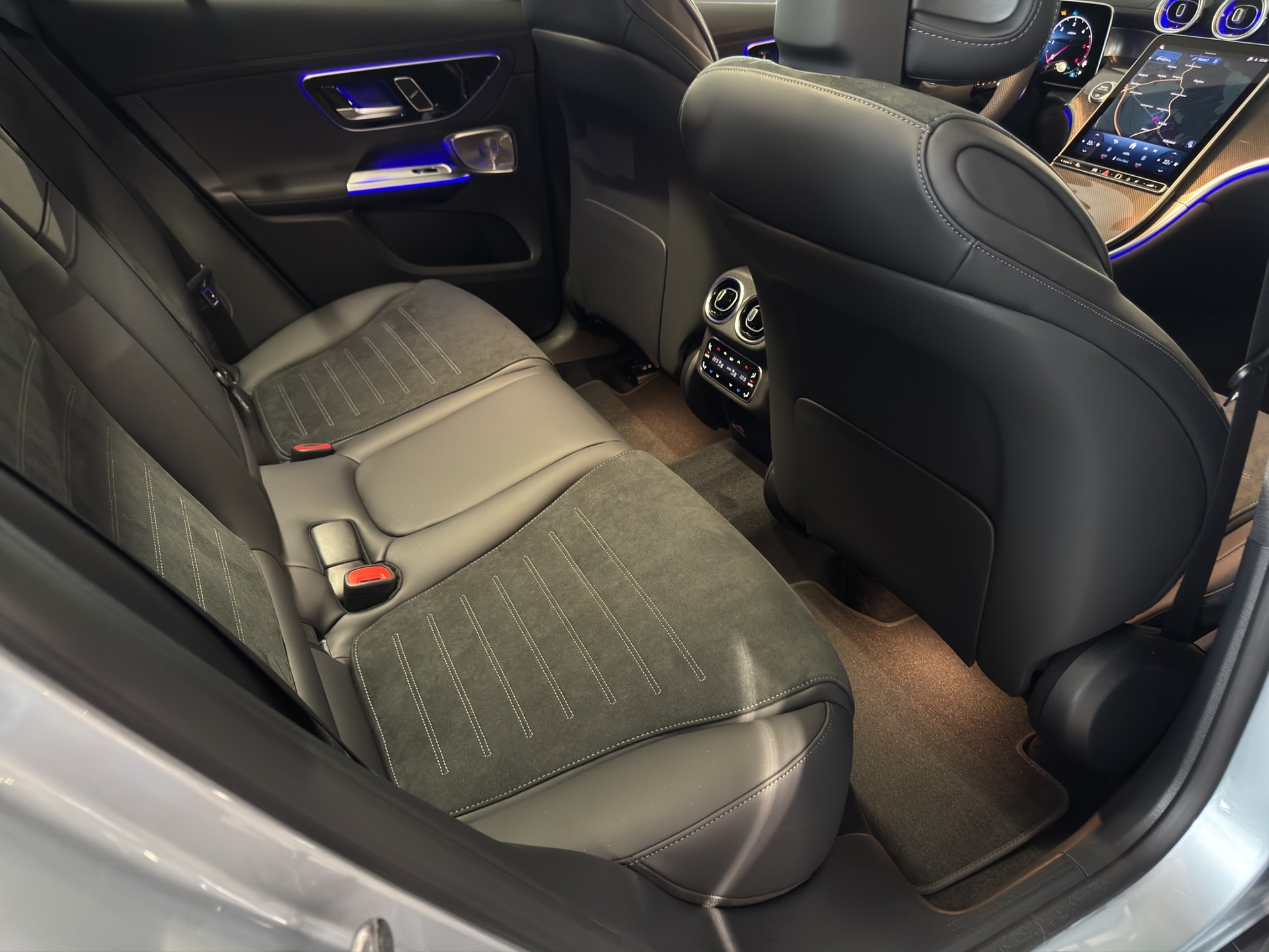 MERCEDES-BENZ GLC 220 d 4Matic 9G-Tronic-image-10