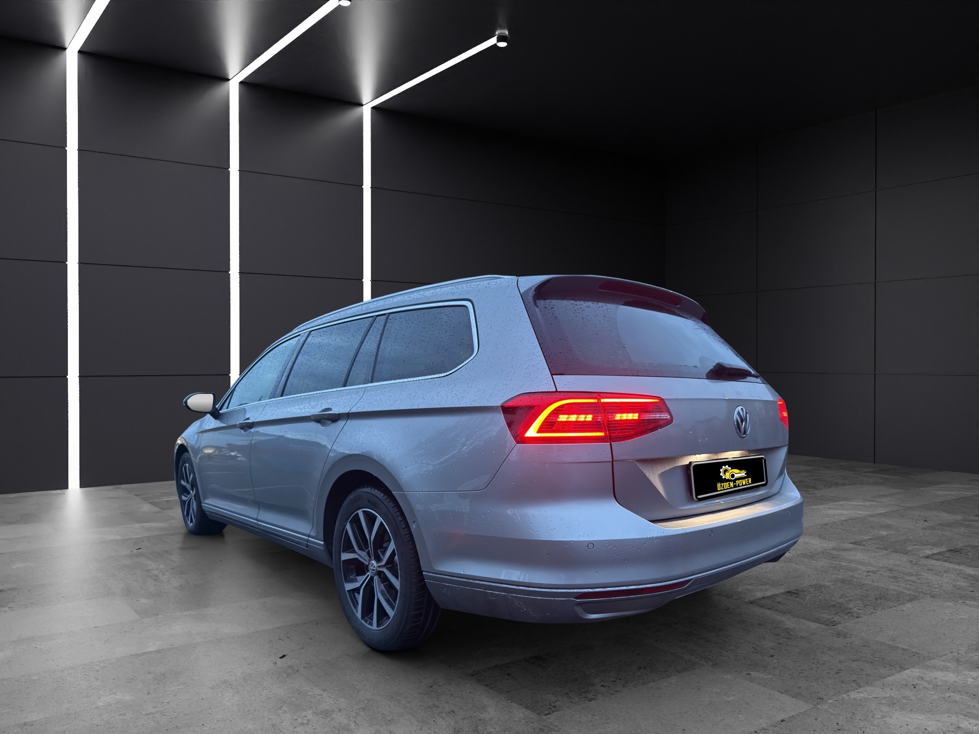 VW Passat Variant *RESERVIERT* 2.0 TDI BMT Highline DSG-image-5