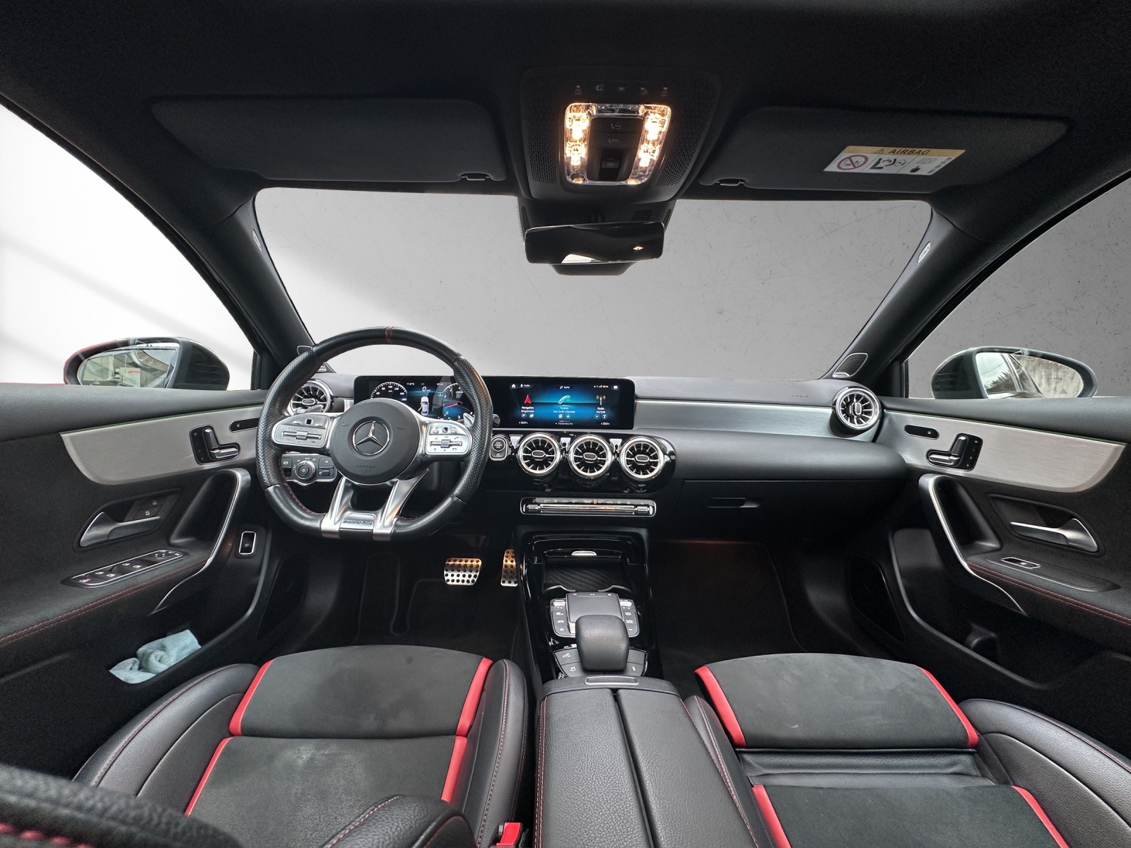 MERCEDES-BENZ A 35 AMG 4Matic Speedshift-image-7