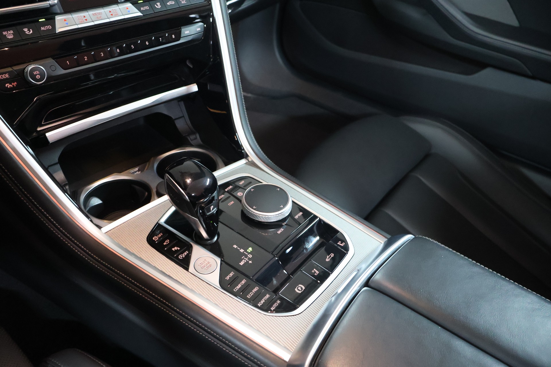 BMW 840i xDrive M Sport Pro Steptronic-image-12
