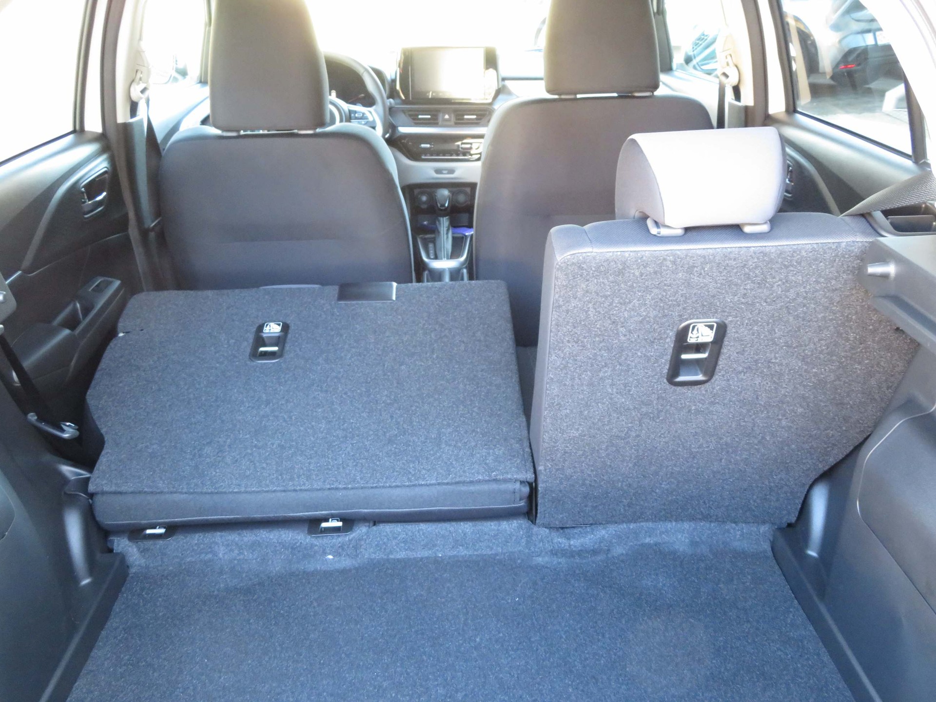SUZUKI Swift 1.2 Sakura Top Hybrid-image-10
