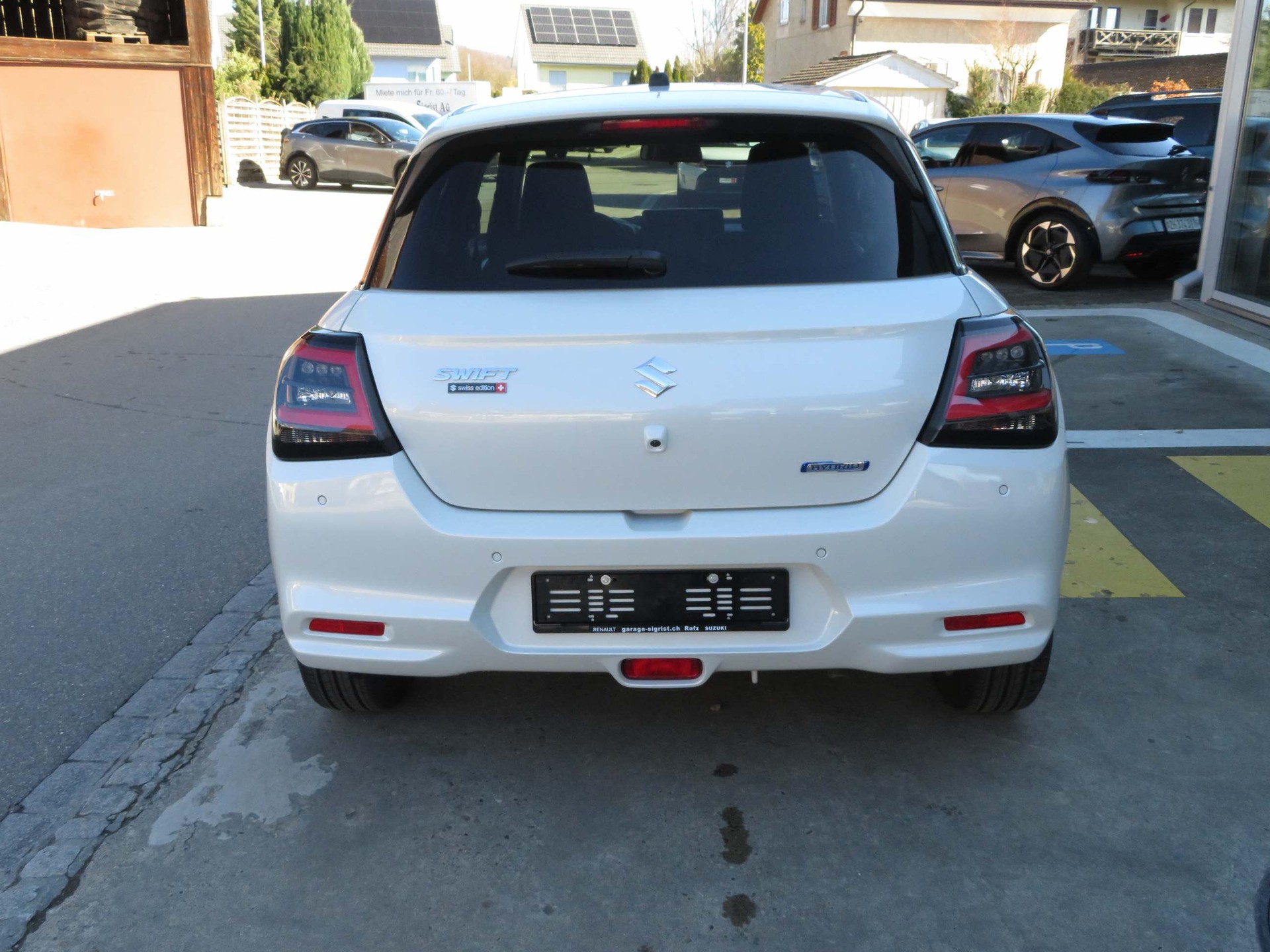 SUZUKI Swift 1.2 Sakura Top Hybrid-image-6
